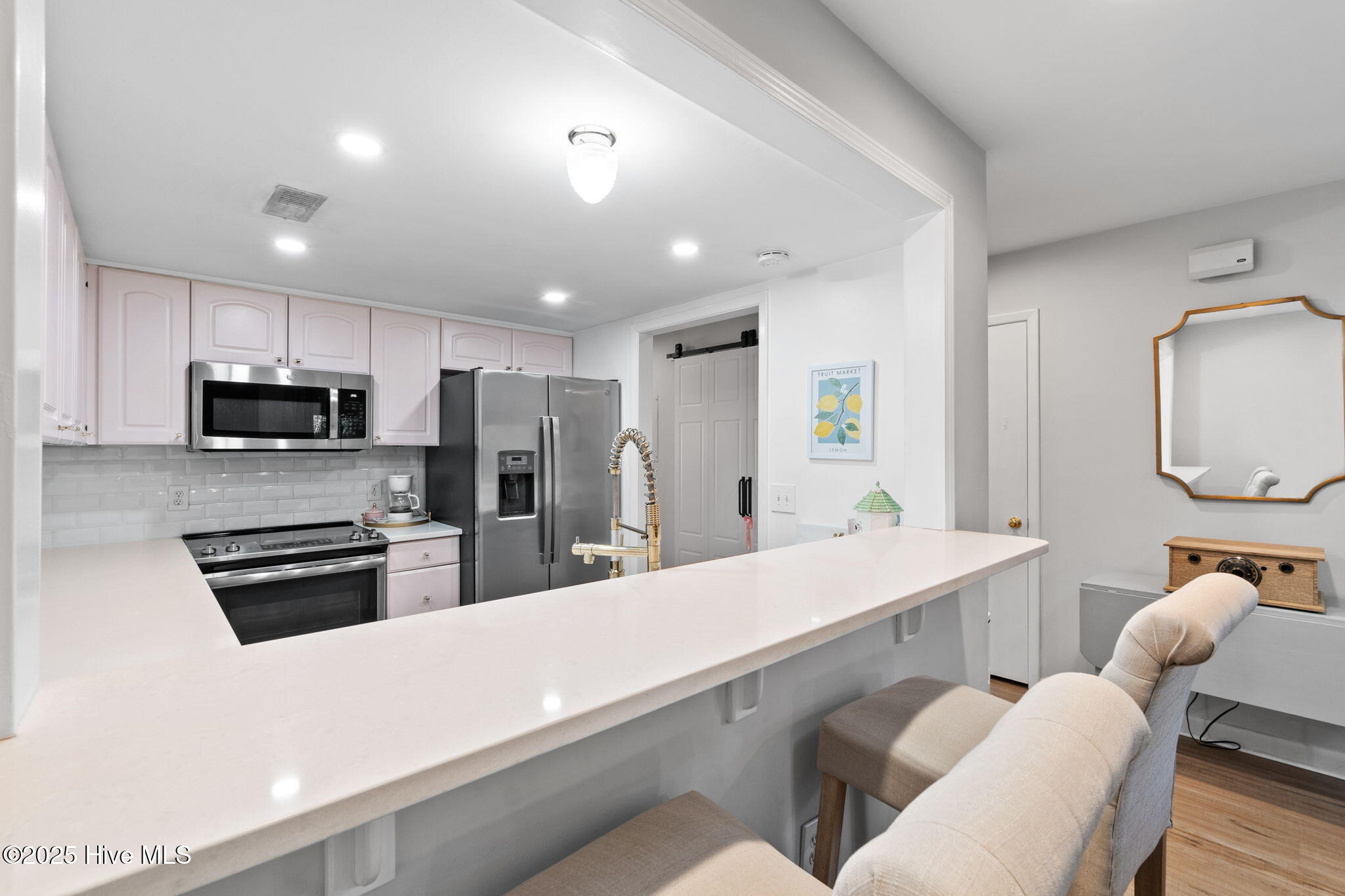 100547956 | Photo 12