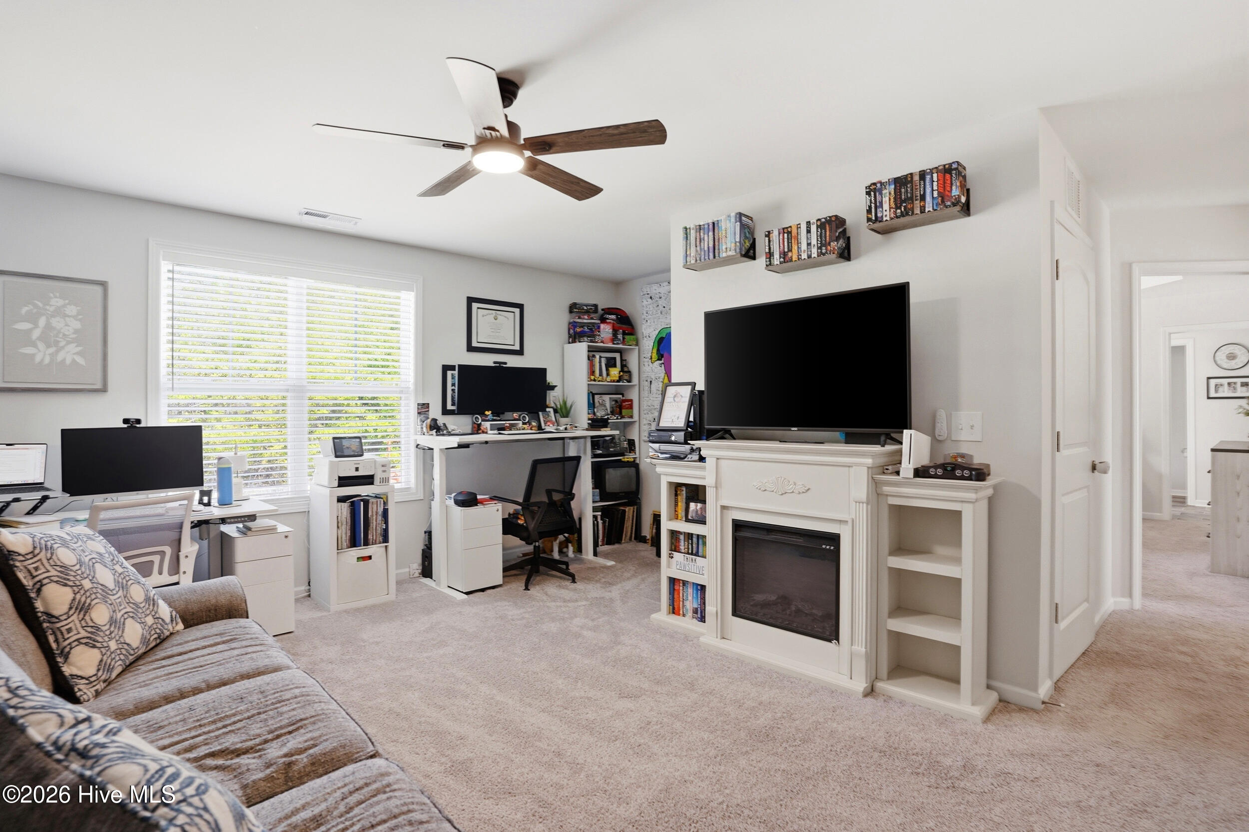 100567183 | Photo 32