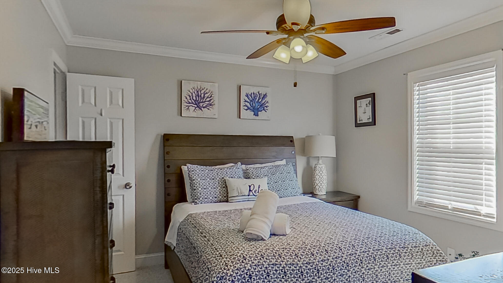 100482049 | Photo 48