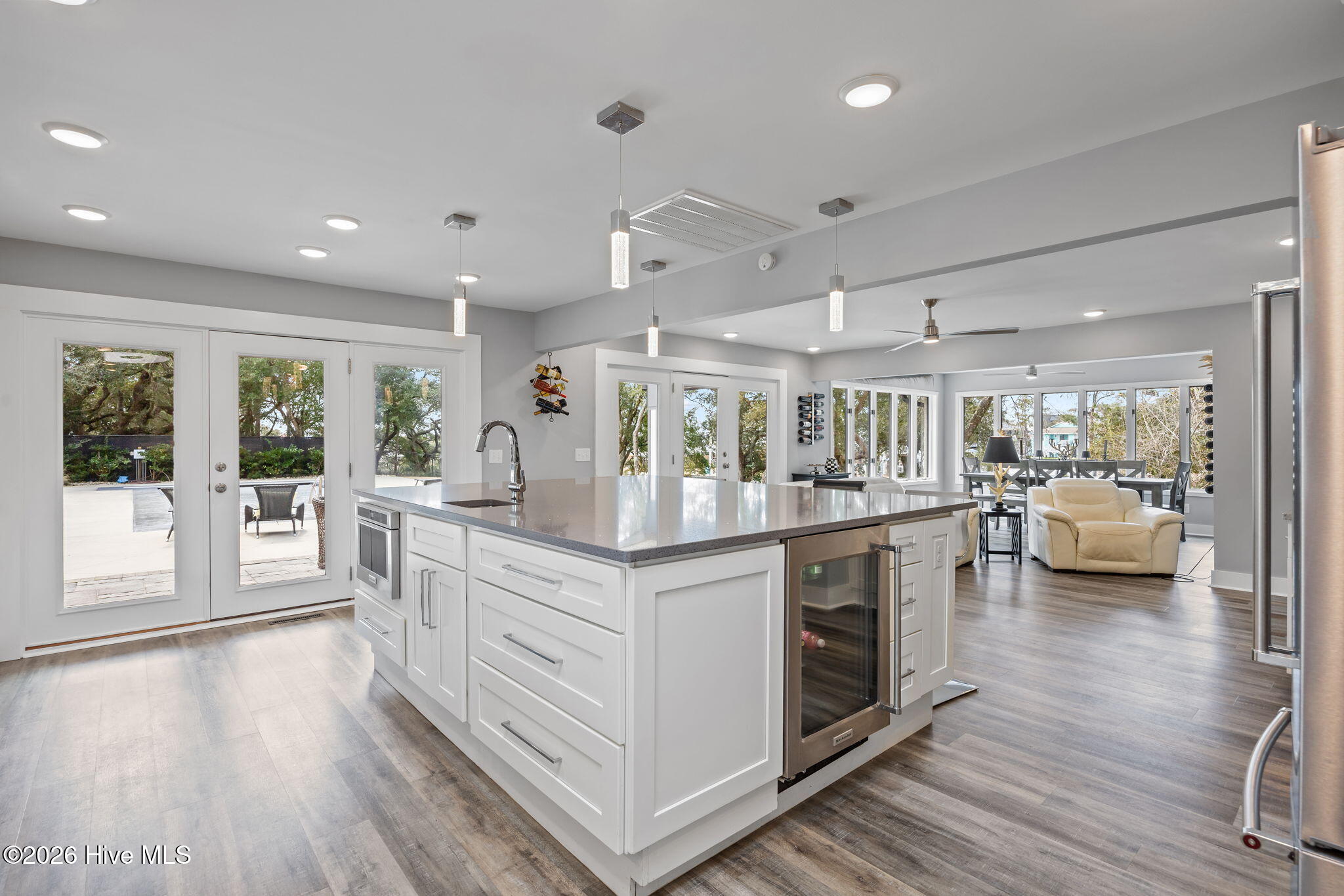 100560394 | Photo 22