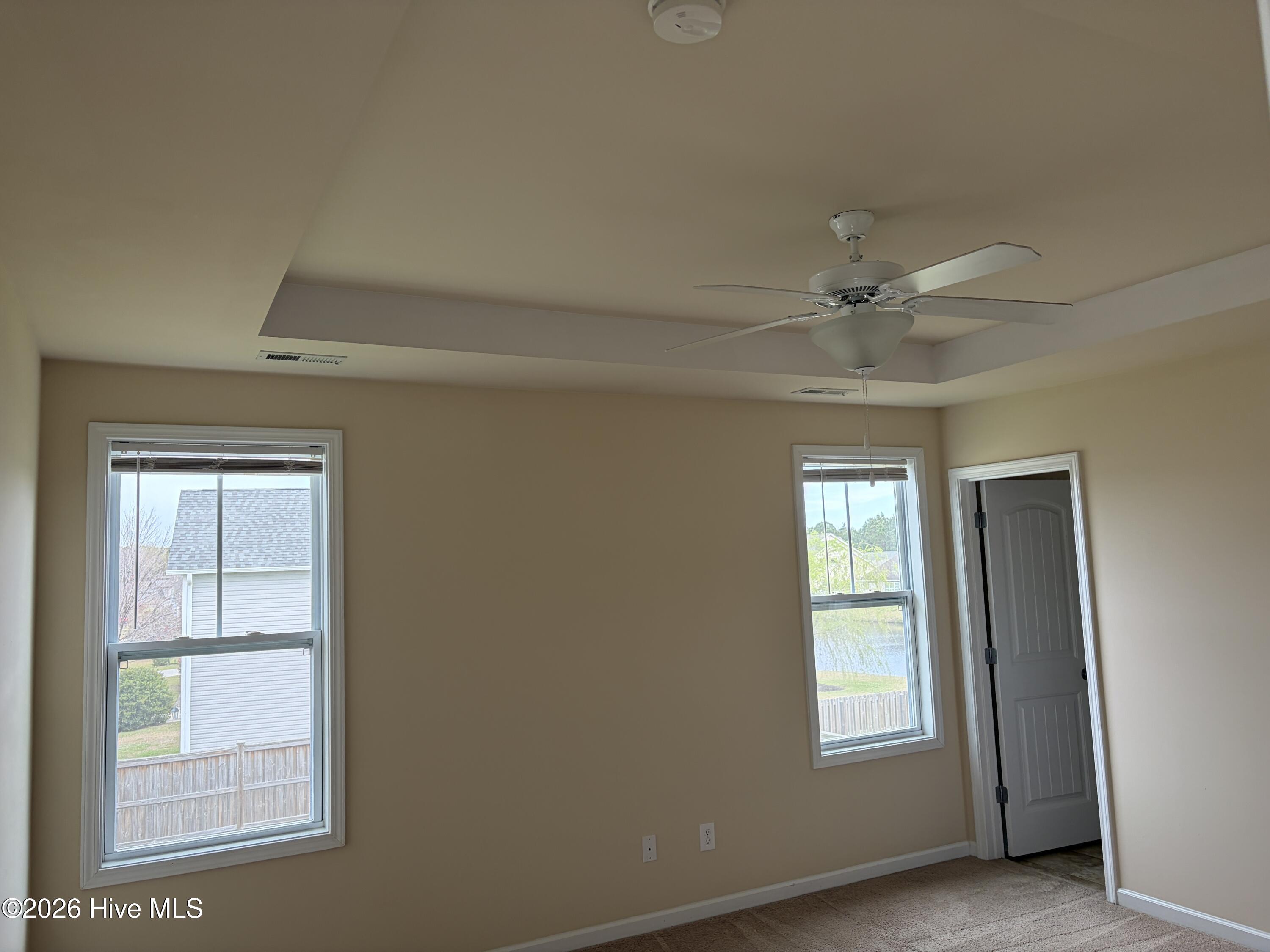 100561039 | Photo 16