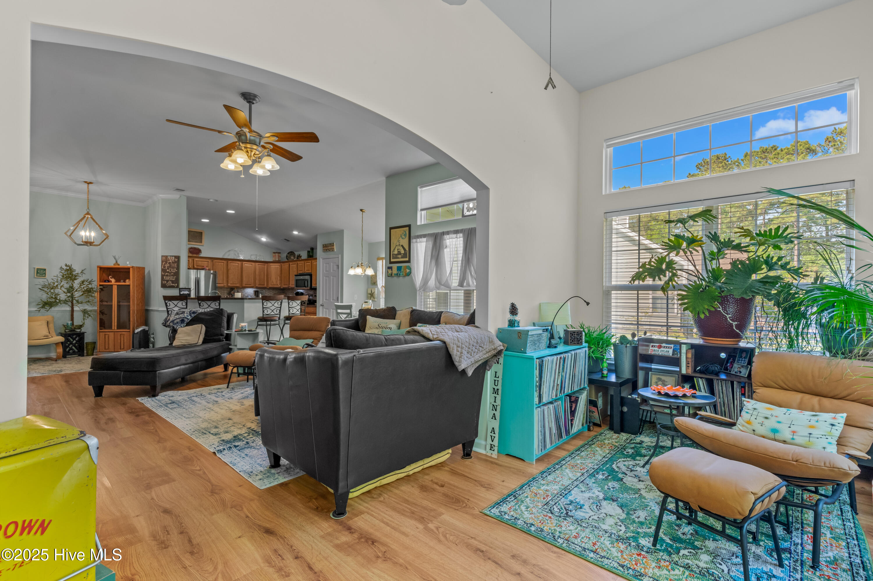 100502471 | Photo 29