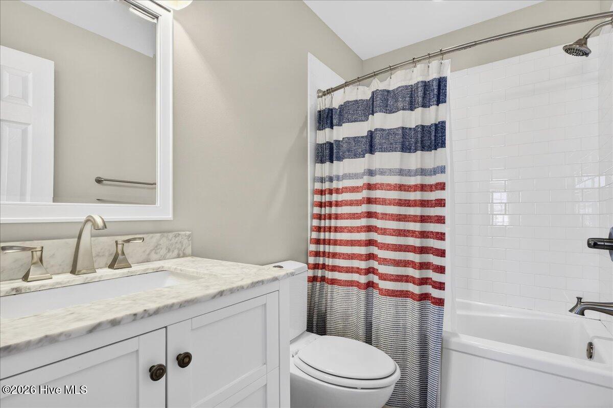 100549636 | Photo 48