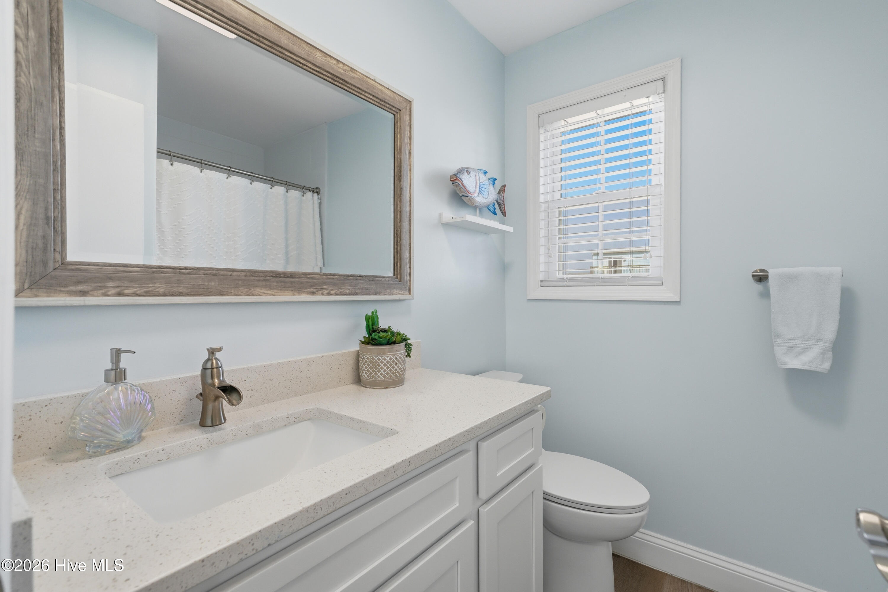 100559140 | Photo 17