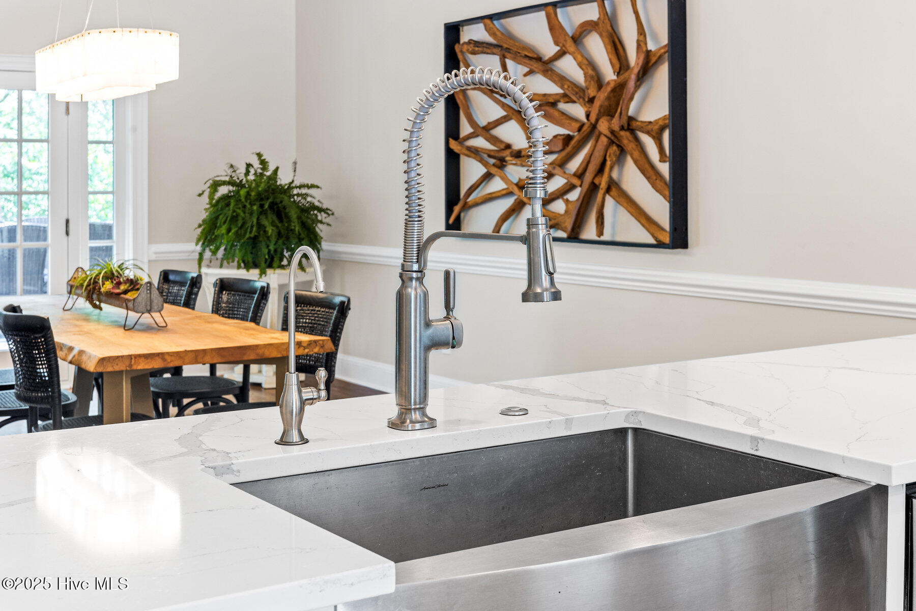 100489617 | Photo 24