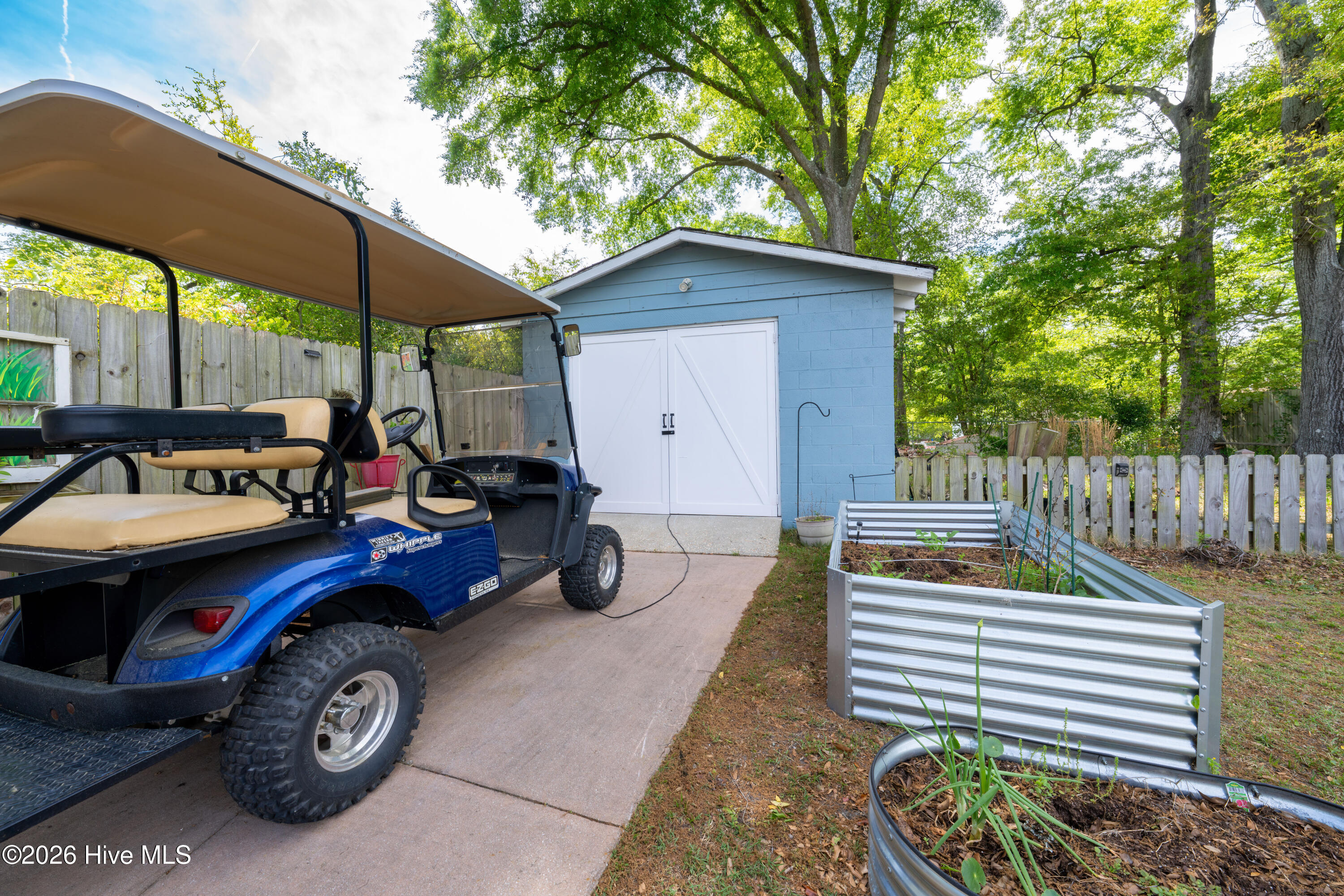 100565706 | Photo 11