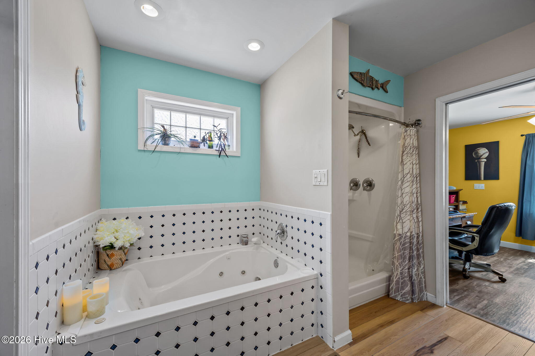 44-web-or-mls-722 Chatham St 079