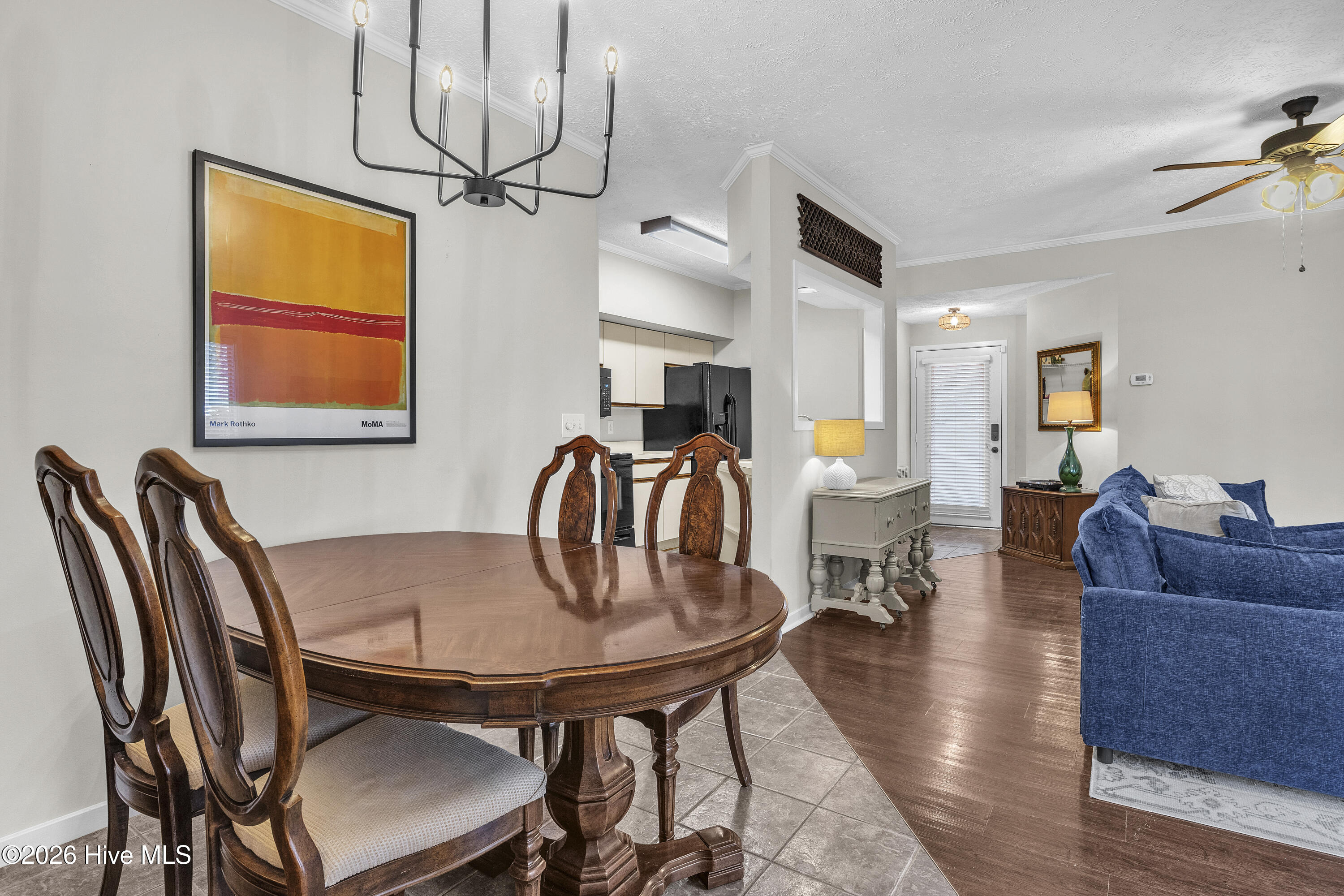 100547351 | Photo 12