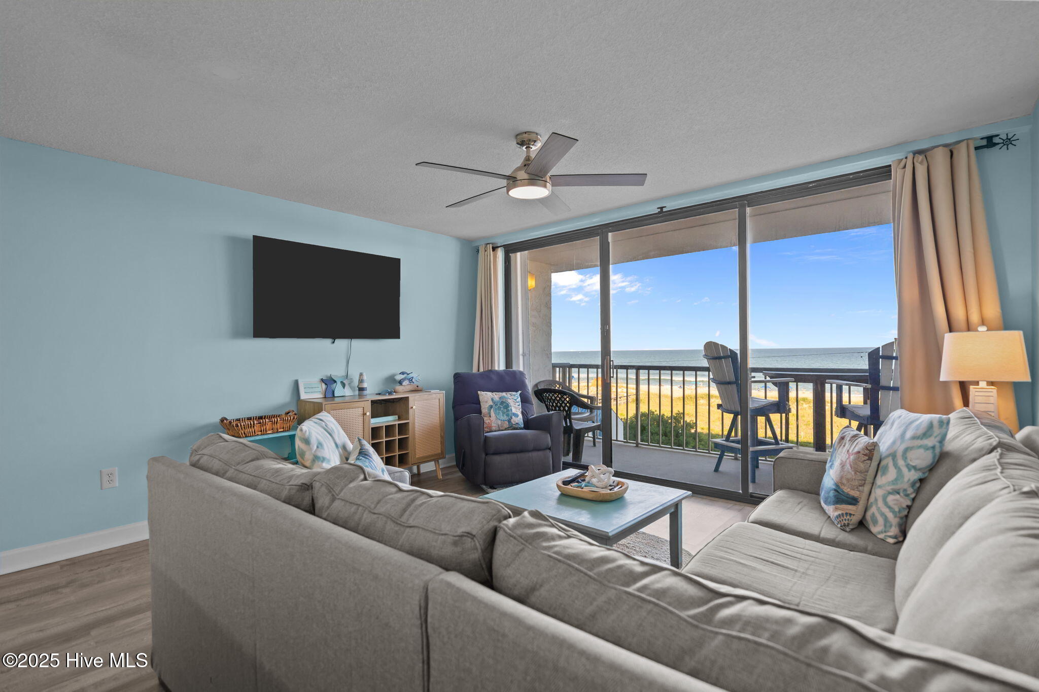 100529086 | Photo 12