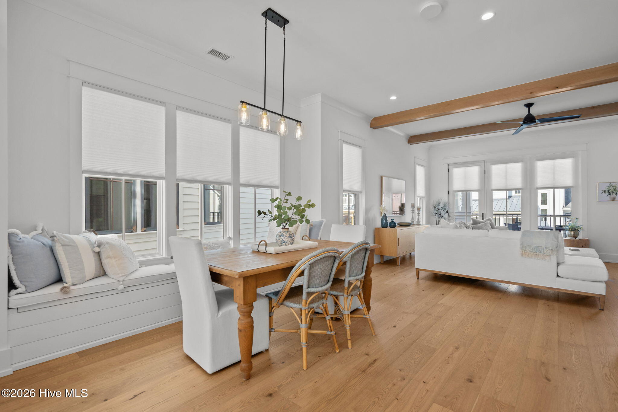 100552762 | Photo 27