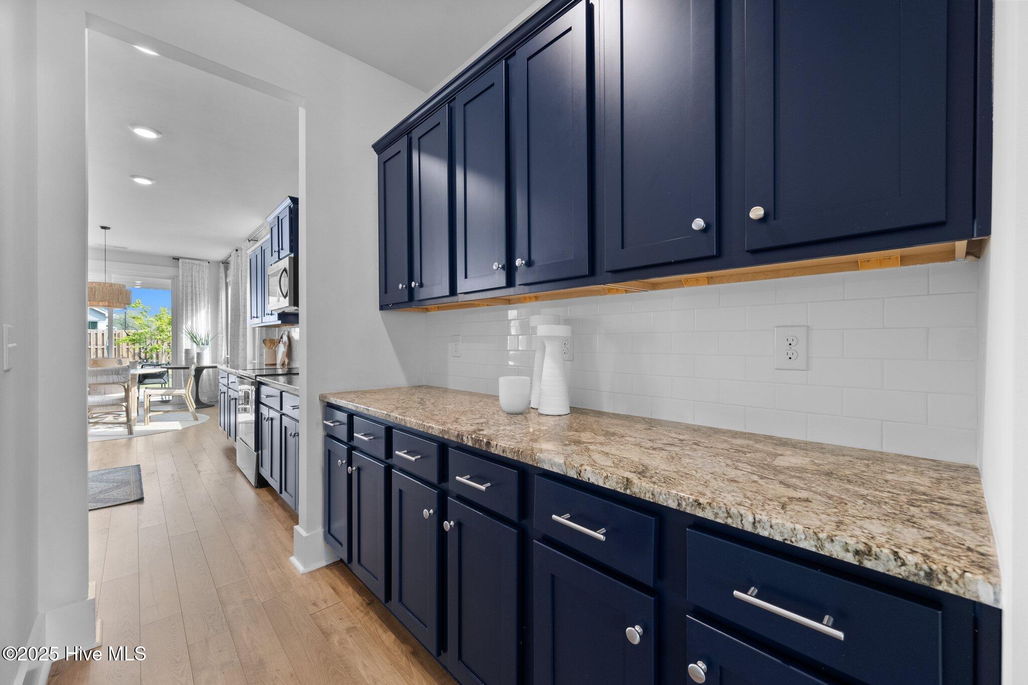 100545620 | Photo 20