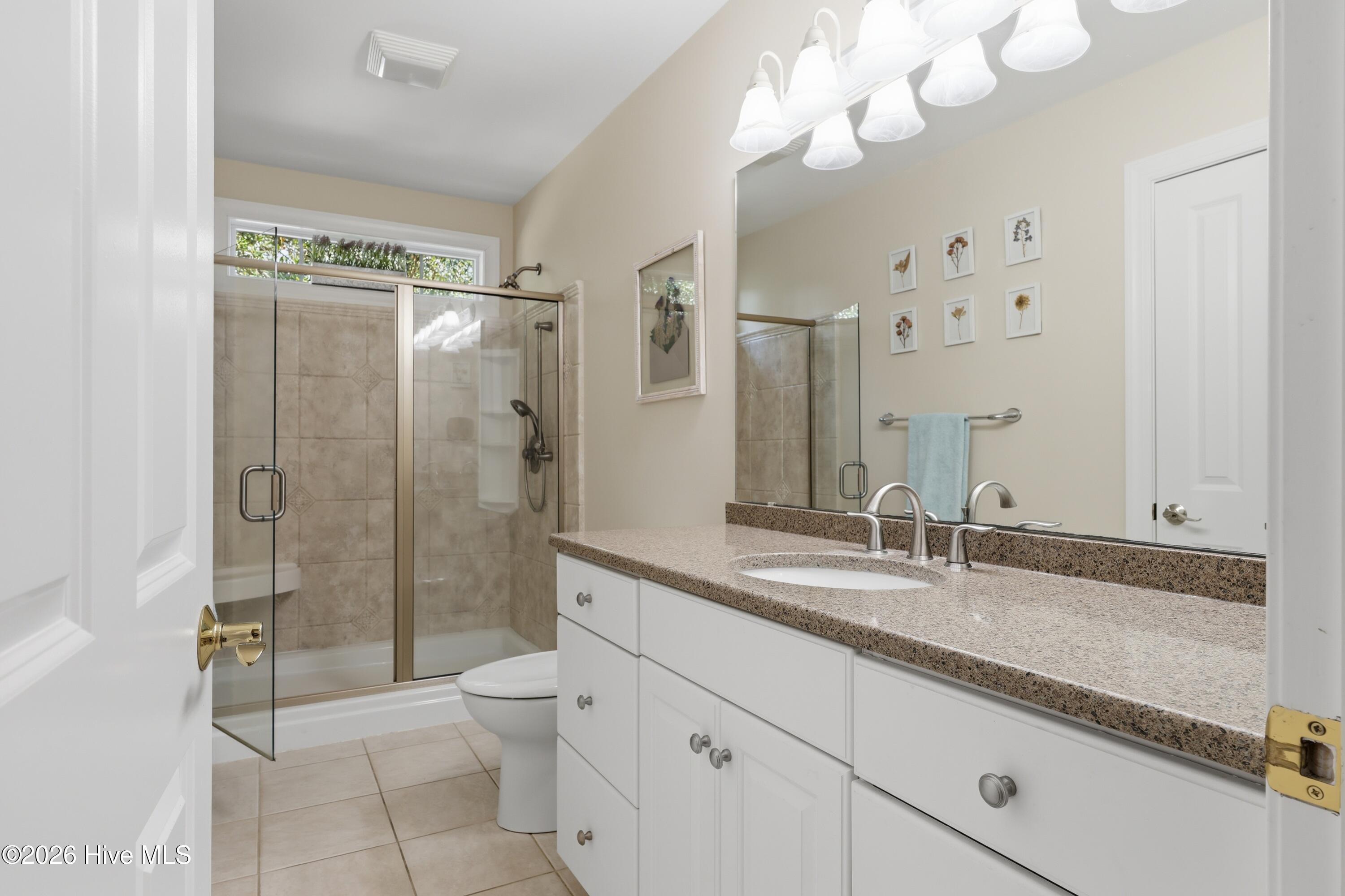 100558451 | Photo 50