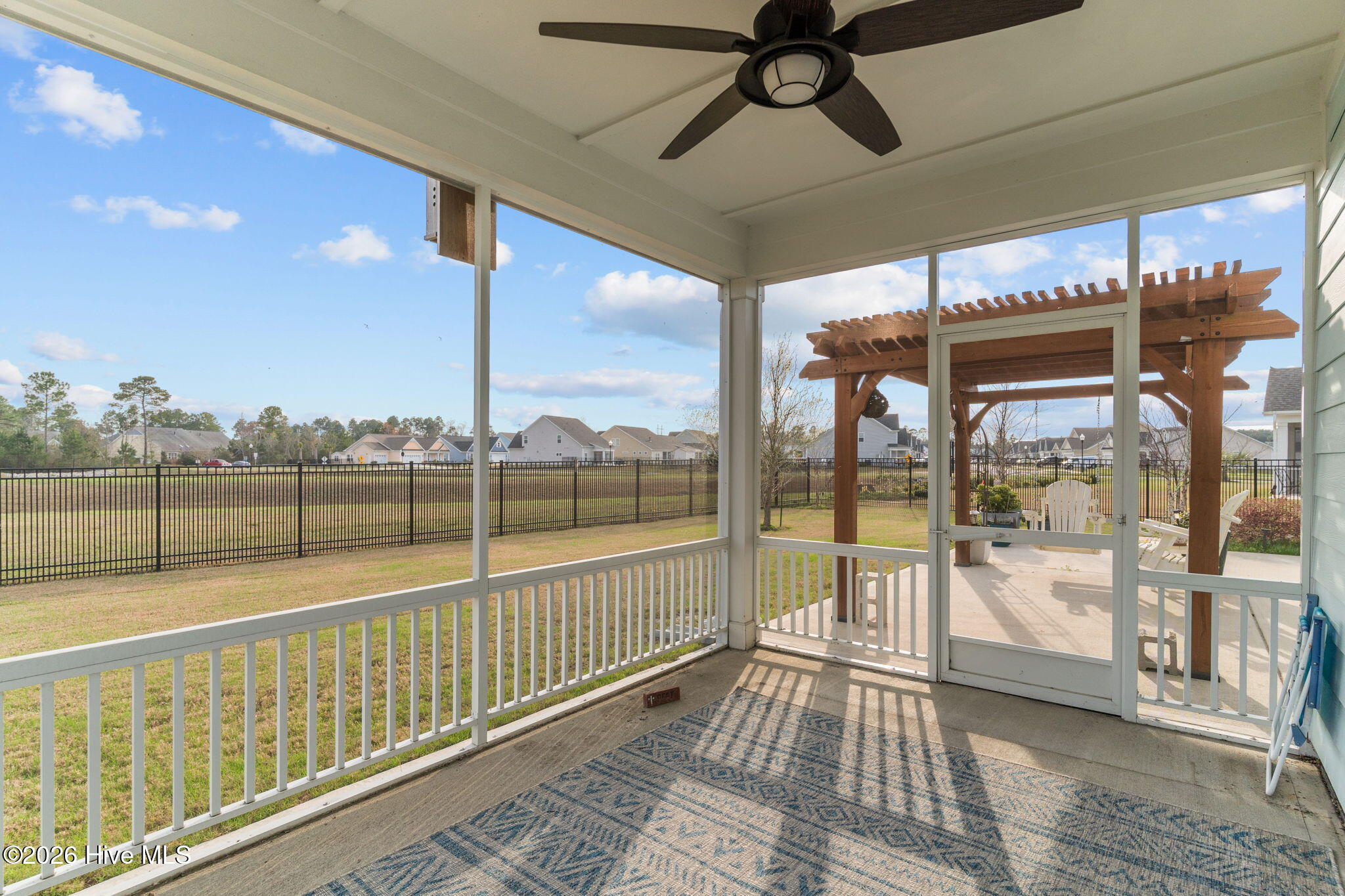 100559124 | Photo 51