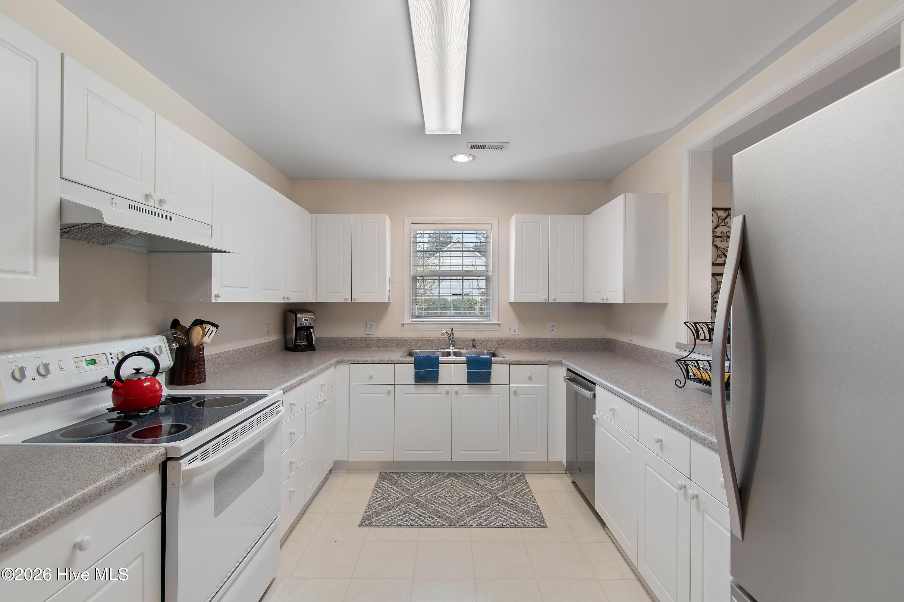 100558212 | Photo 12