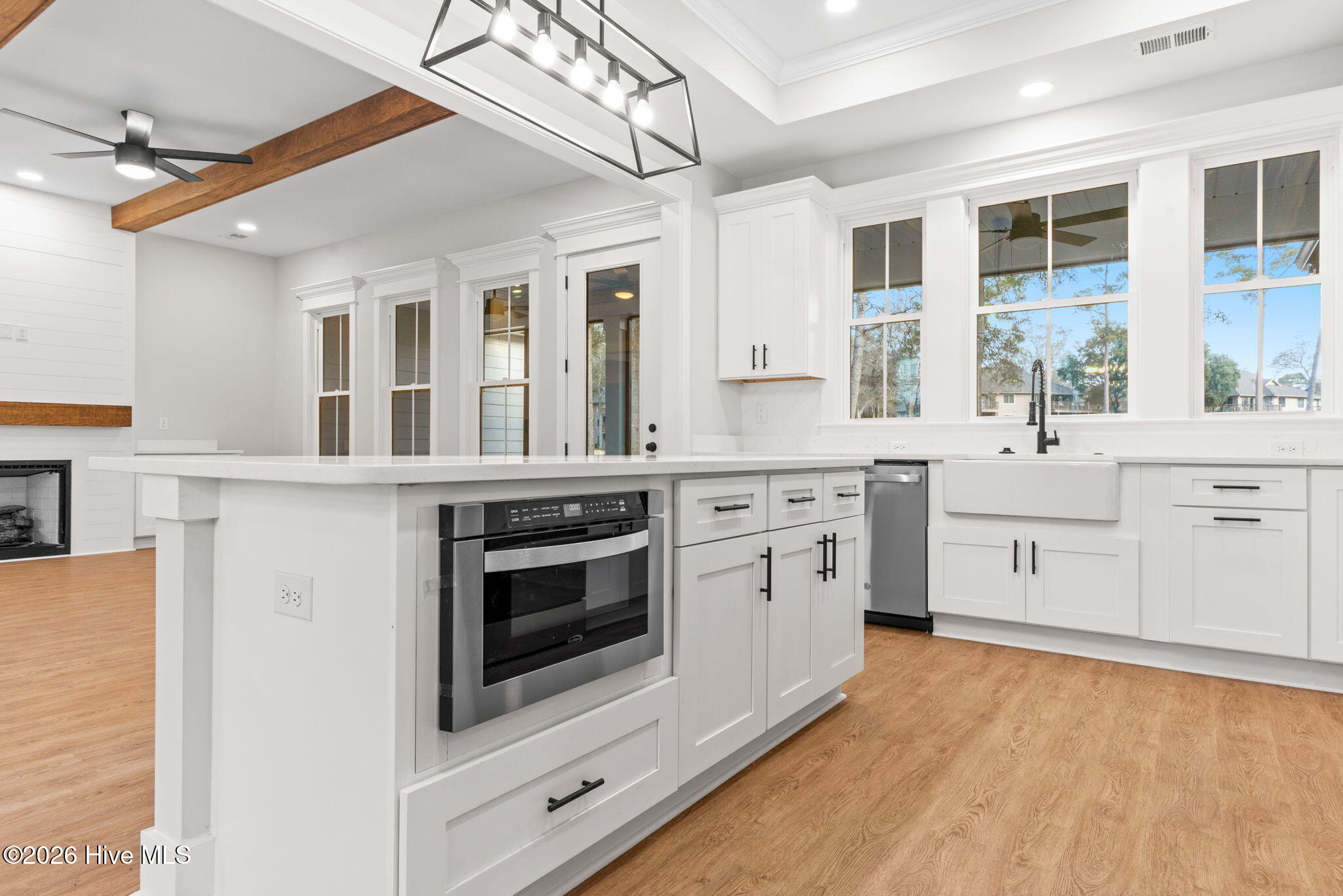 100558111 | Photo 13