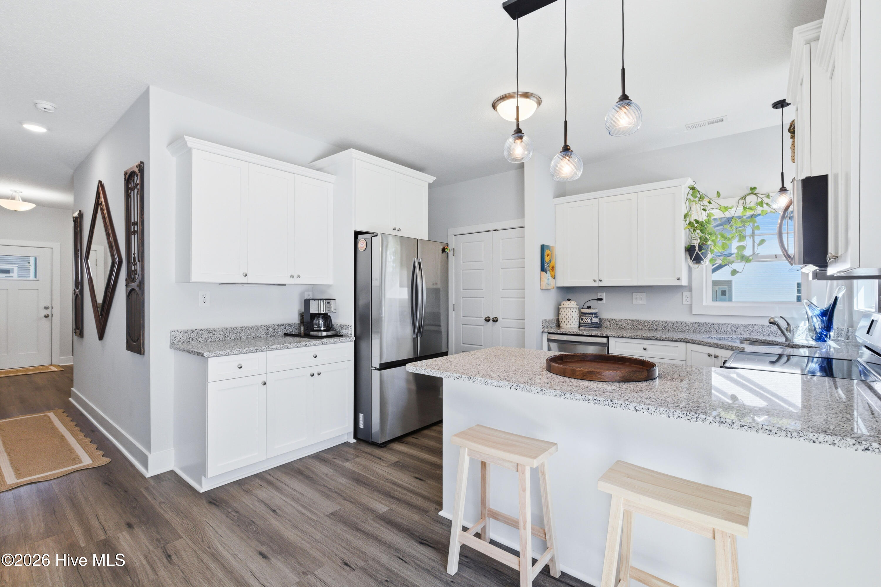 100563821 | Photo 18