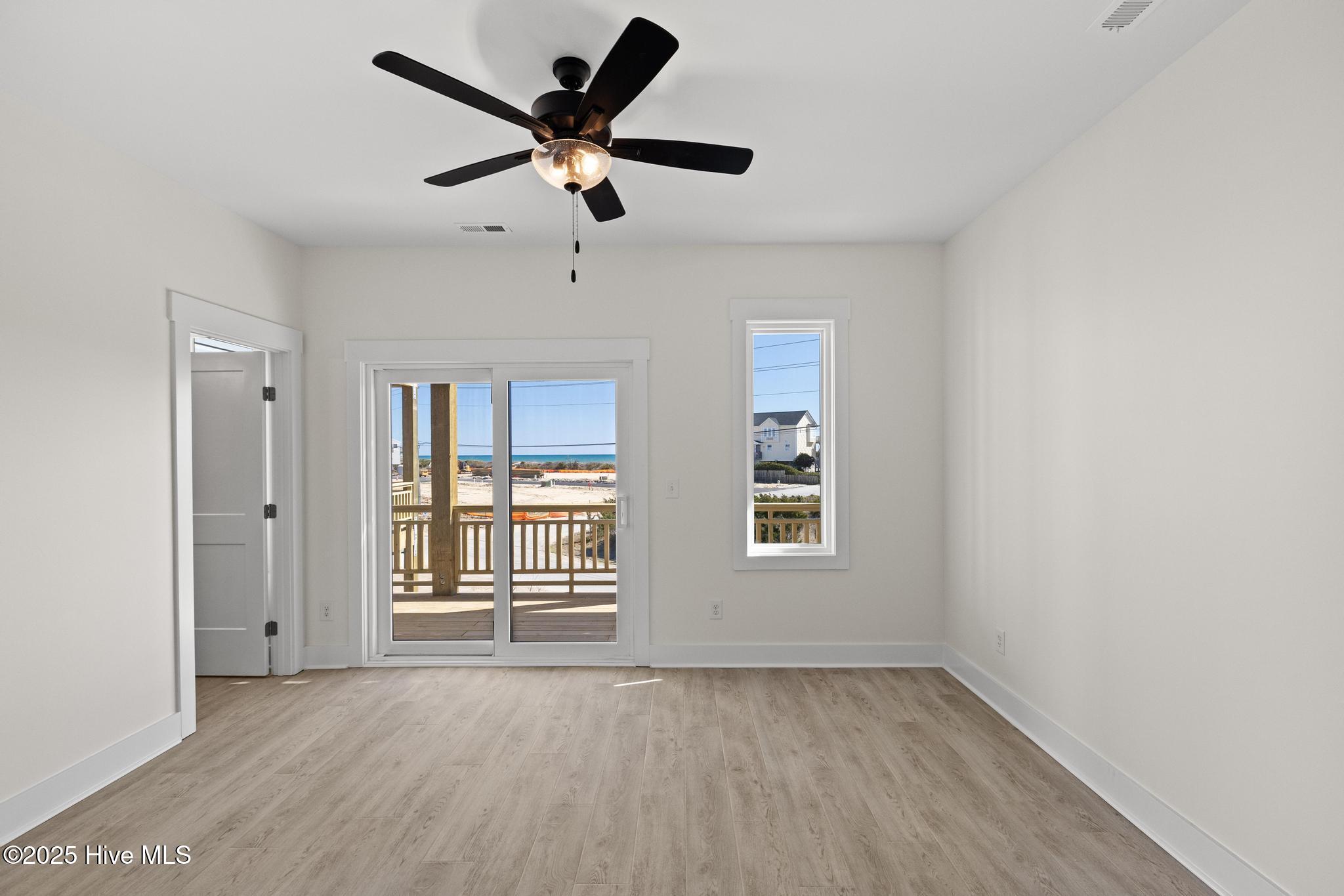 100528872 | Photo 30