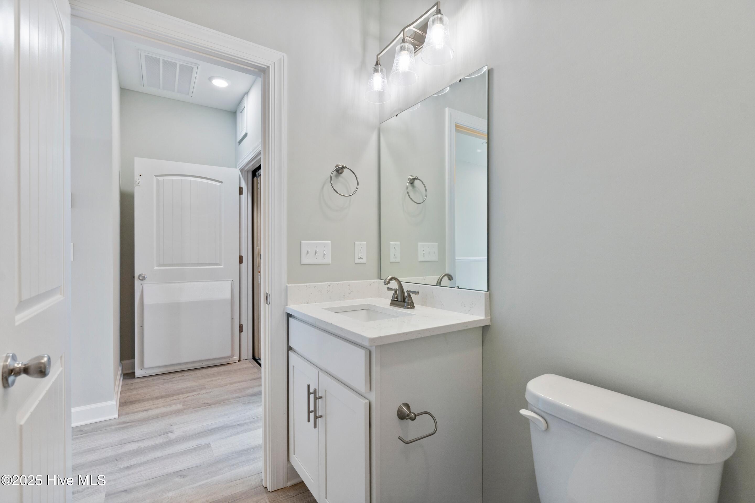 100525905 | Photo 30