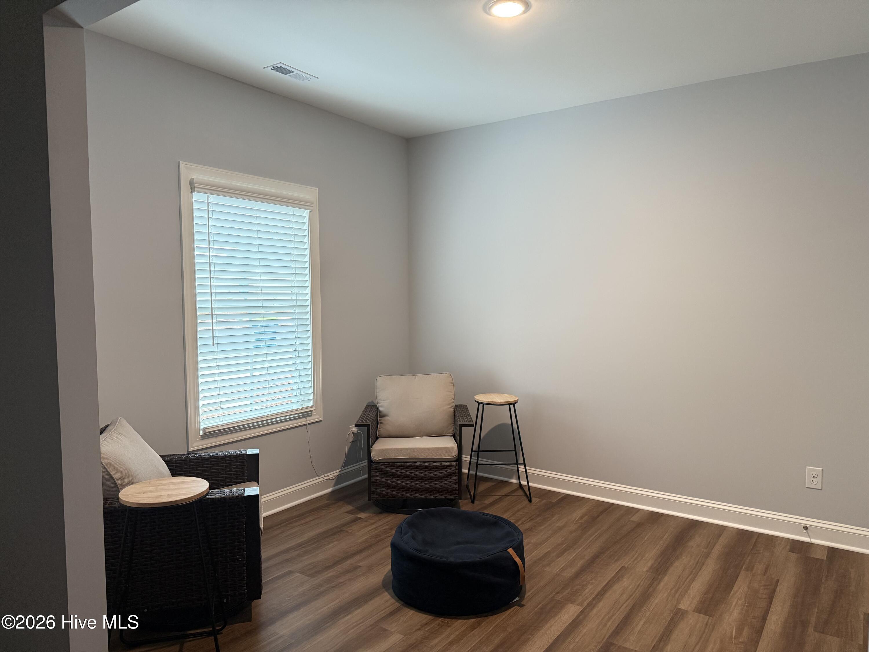 100553075 | Photo 12