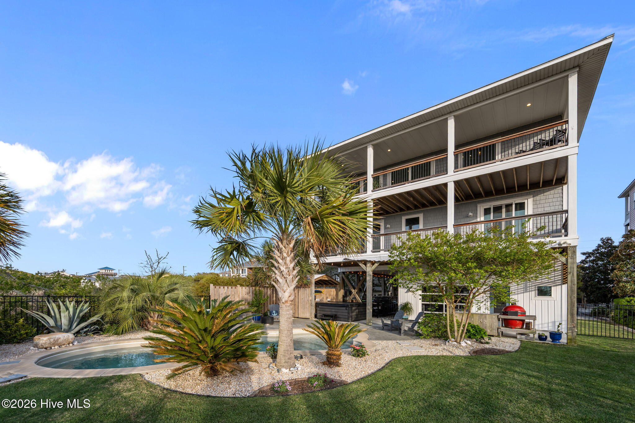 1207 S Topsail Drive, Surf City, NC, 28445