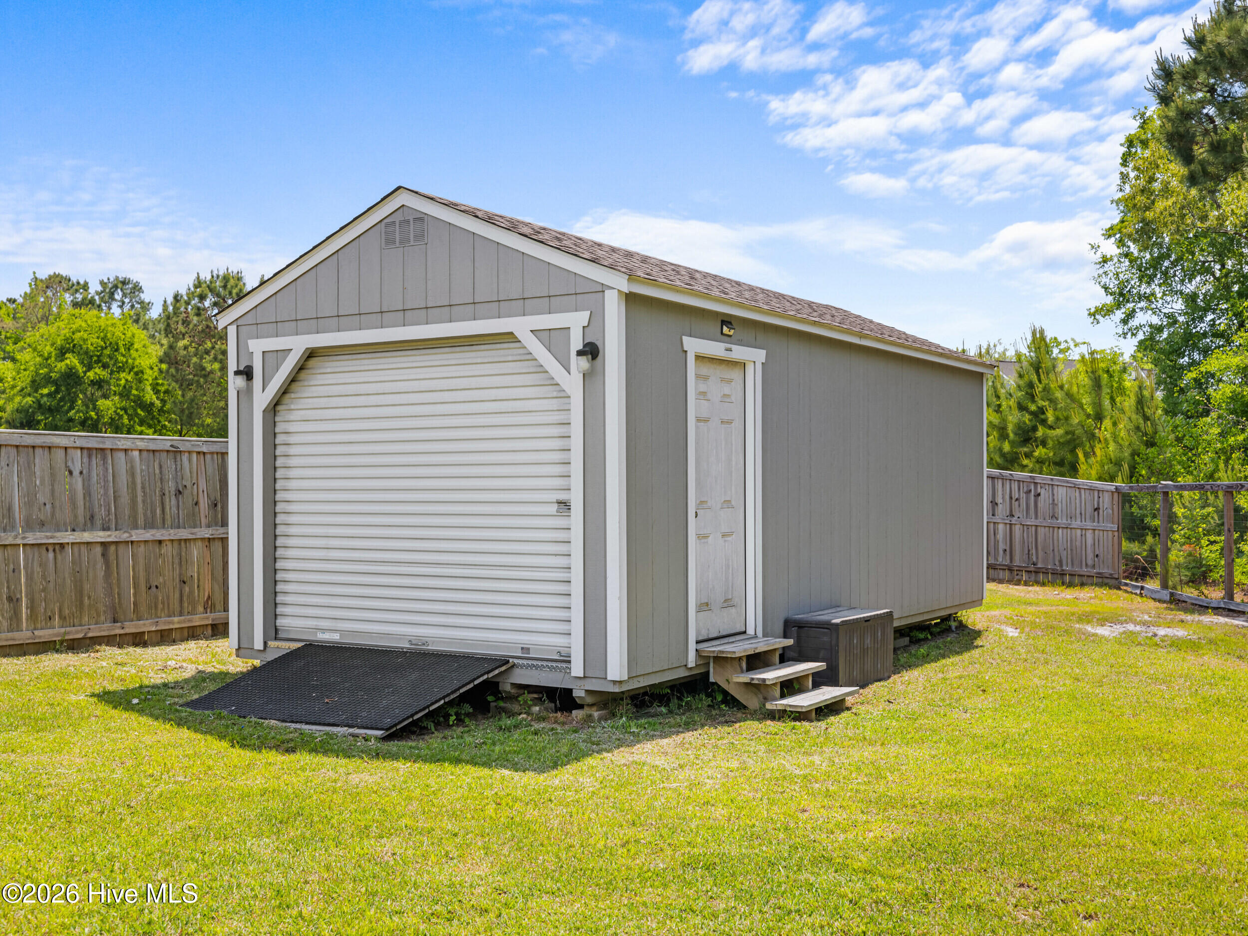 100570237 | Photo 15