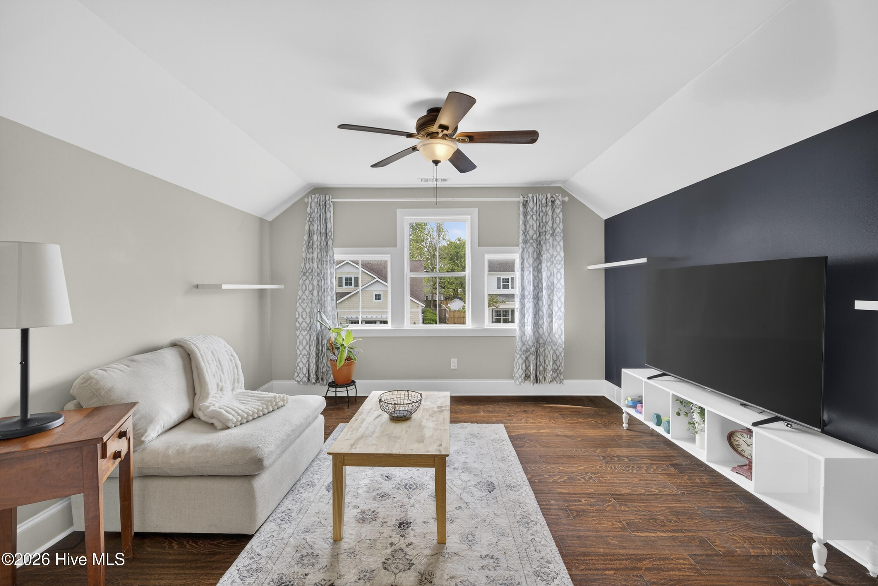 100562294 | Photo 39