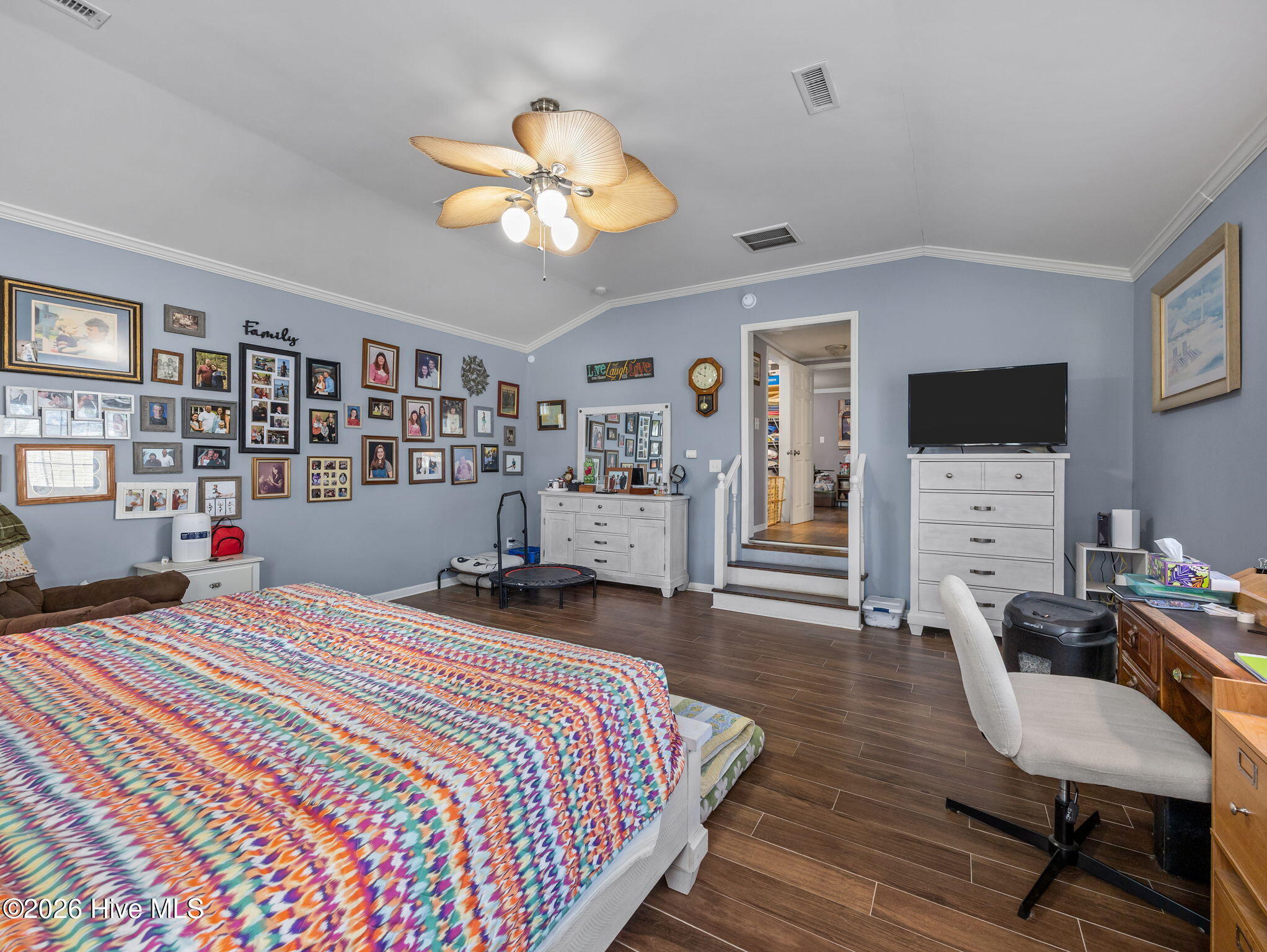 100566121 | Photo 39