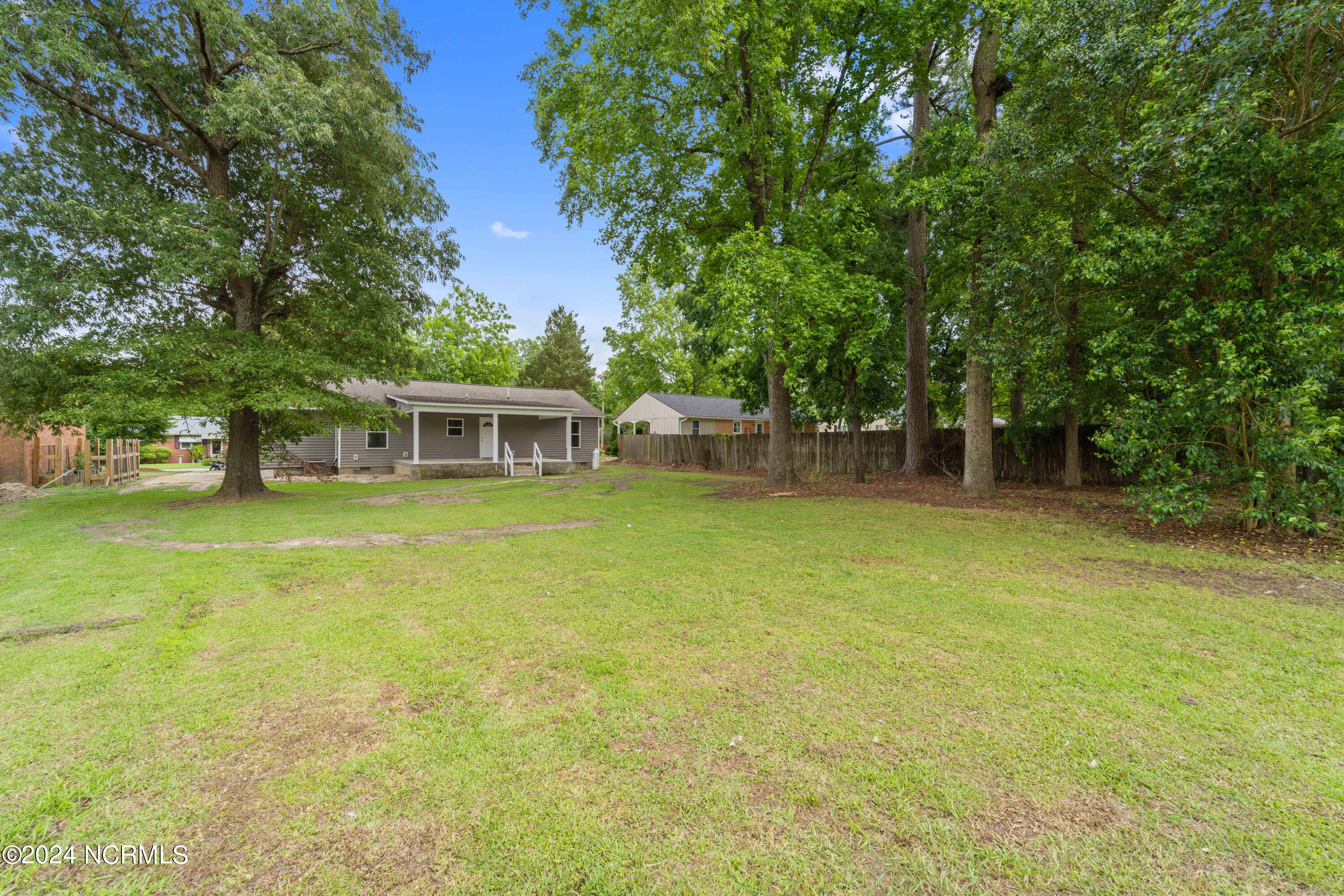 100562188 | Photo 17