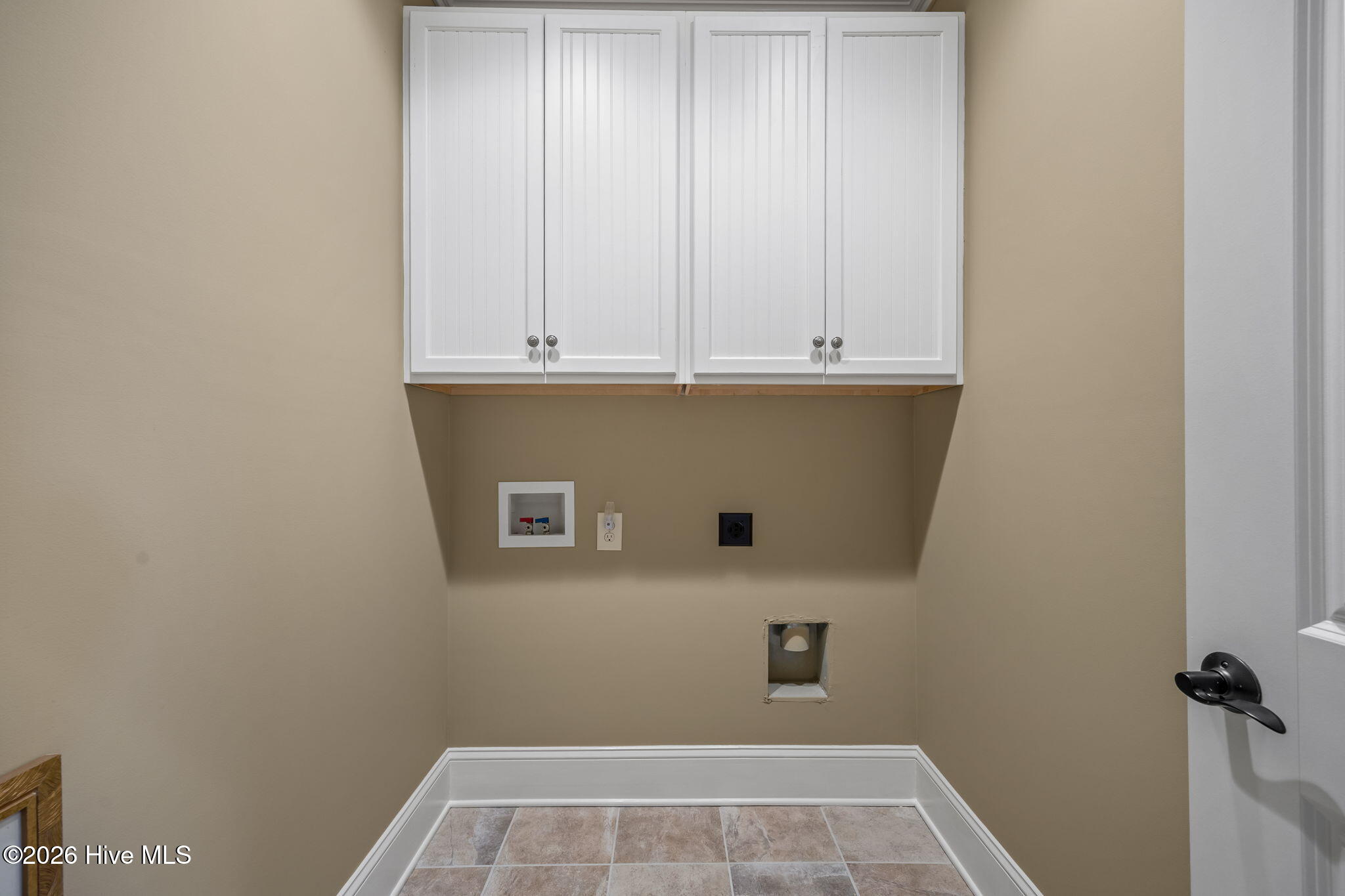 100564617 | Photo 51