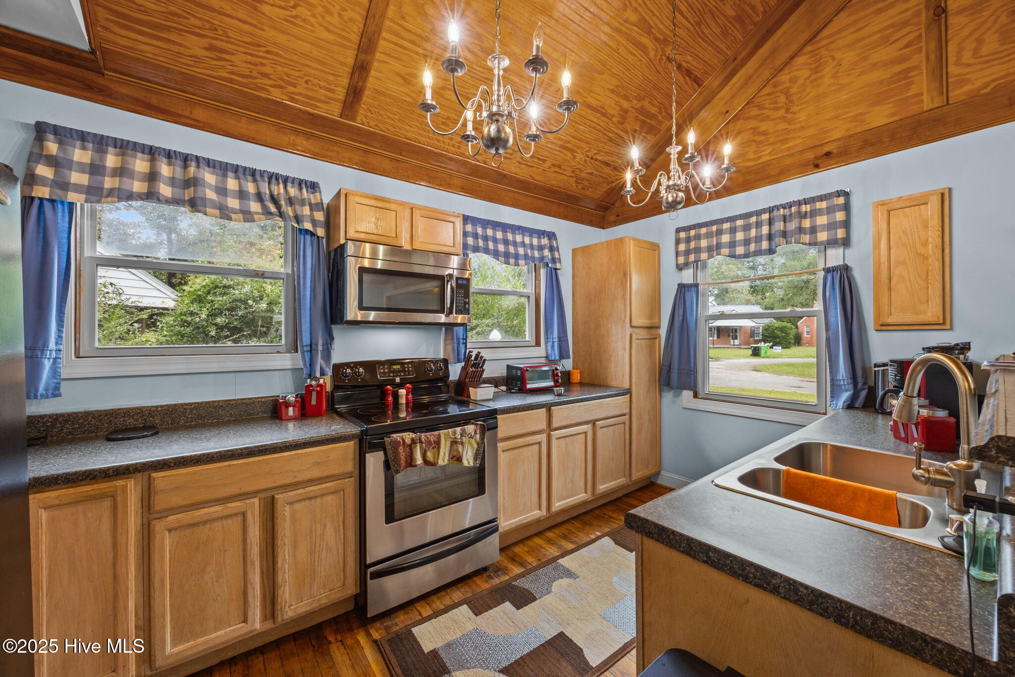 Homes for sale in New Bern, NC | 1607 Oakwood Ave, New Bern, NC 28560 | MLS# 100536356