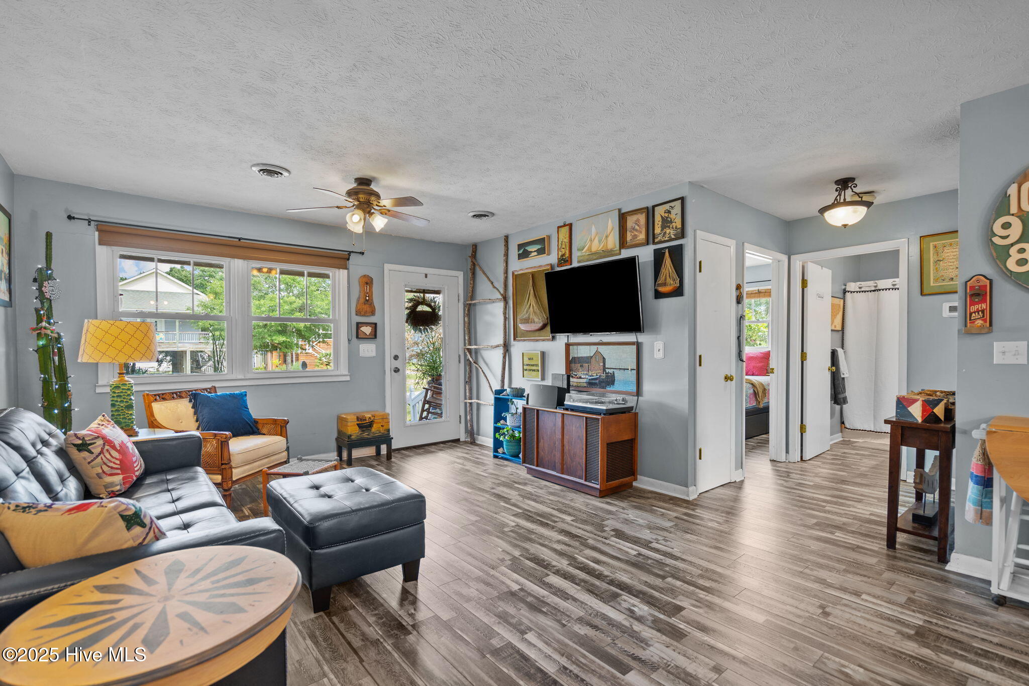 100522385 | Photo 14