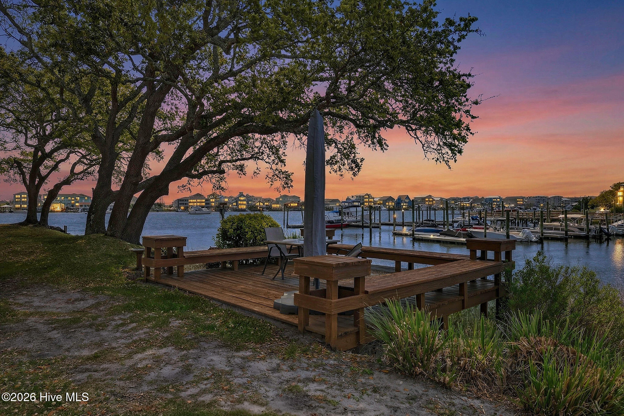 100564348 | Photo 49