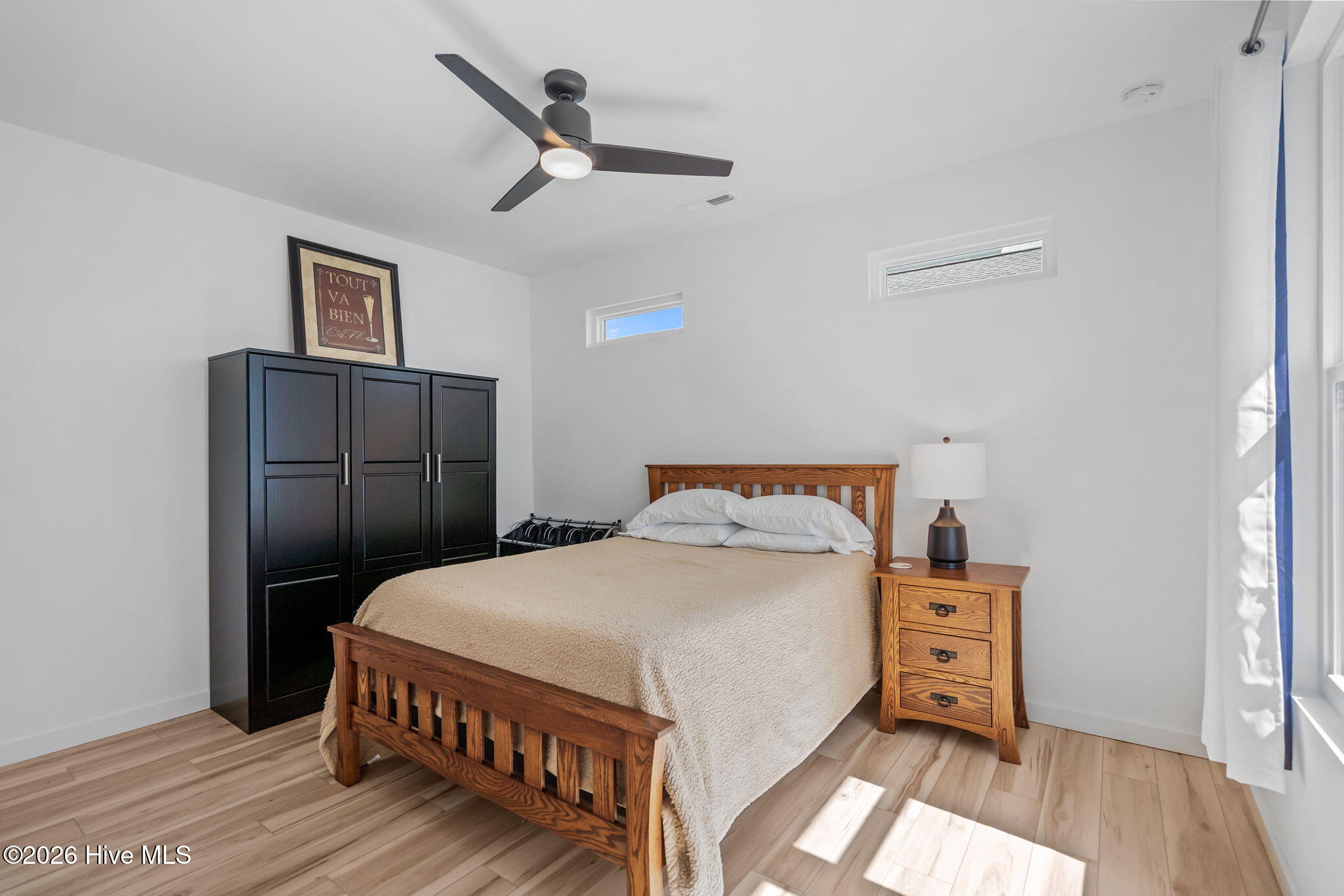 100559537 | Photo 23