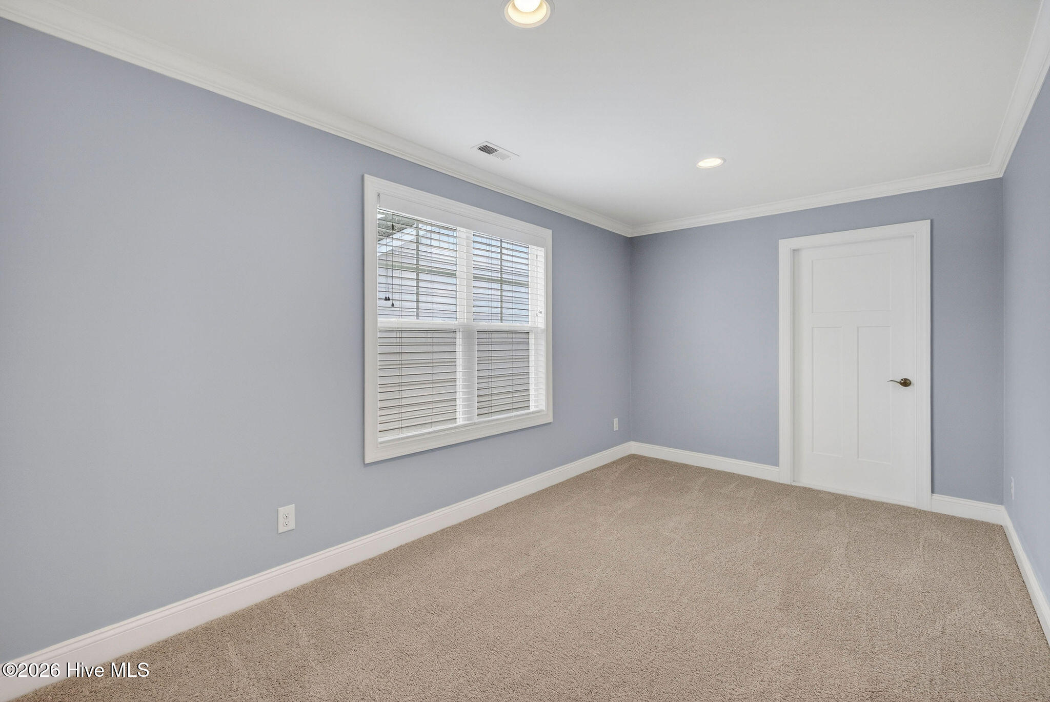 100557170 | Photo 44