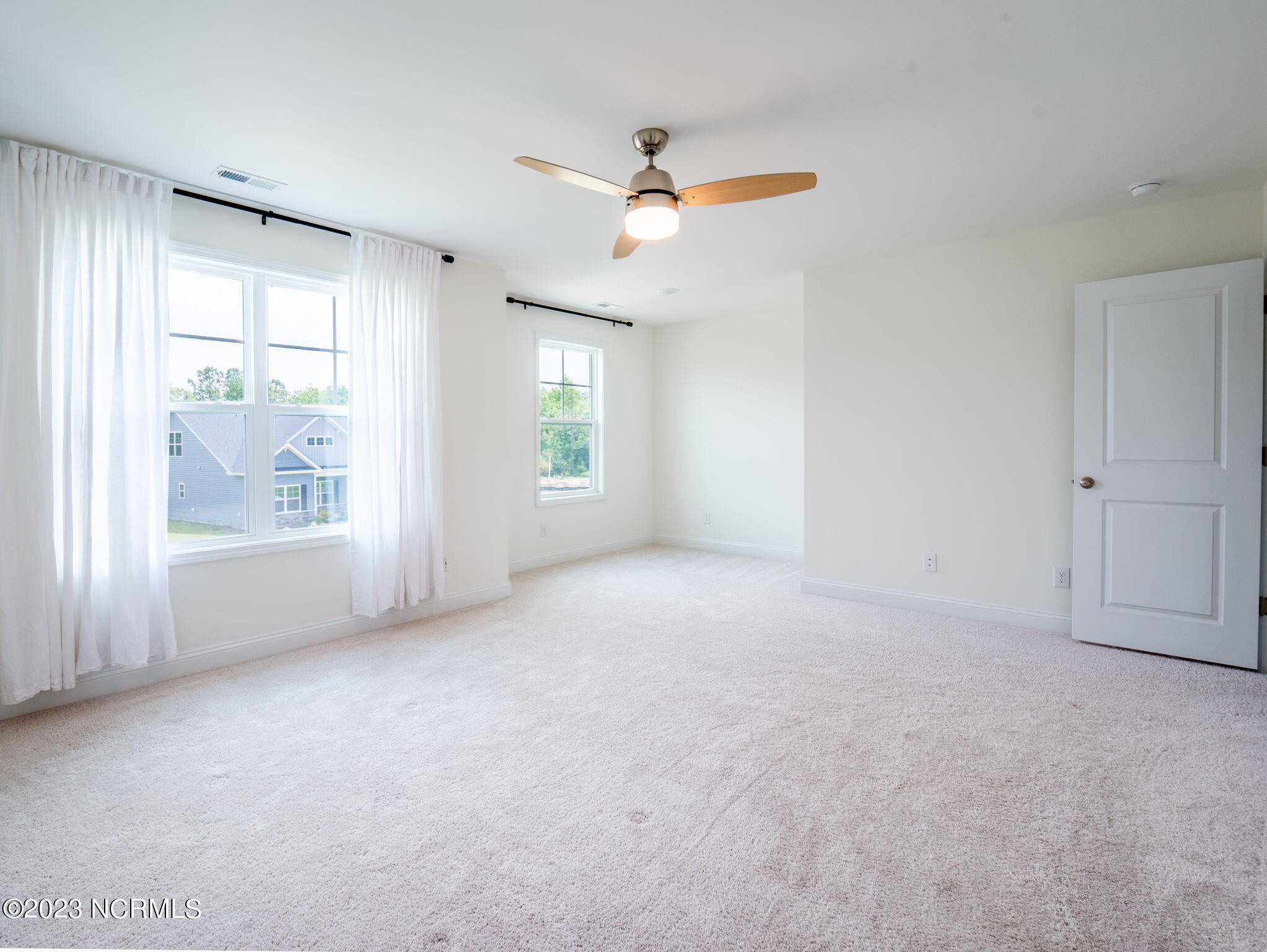 100550664 | Photo 30