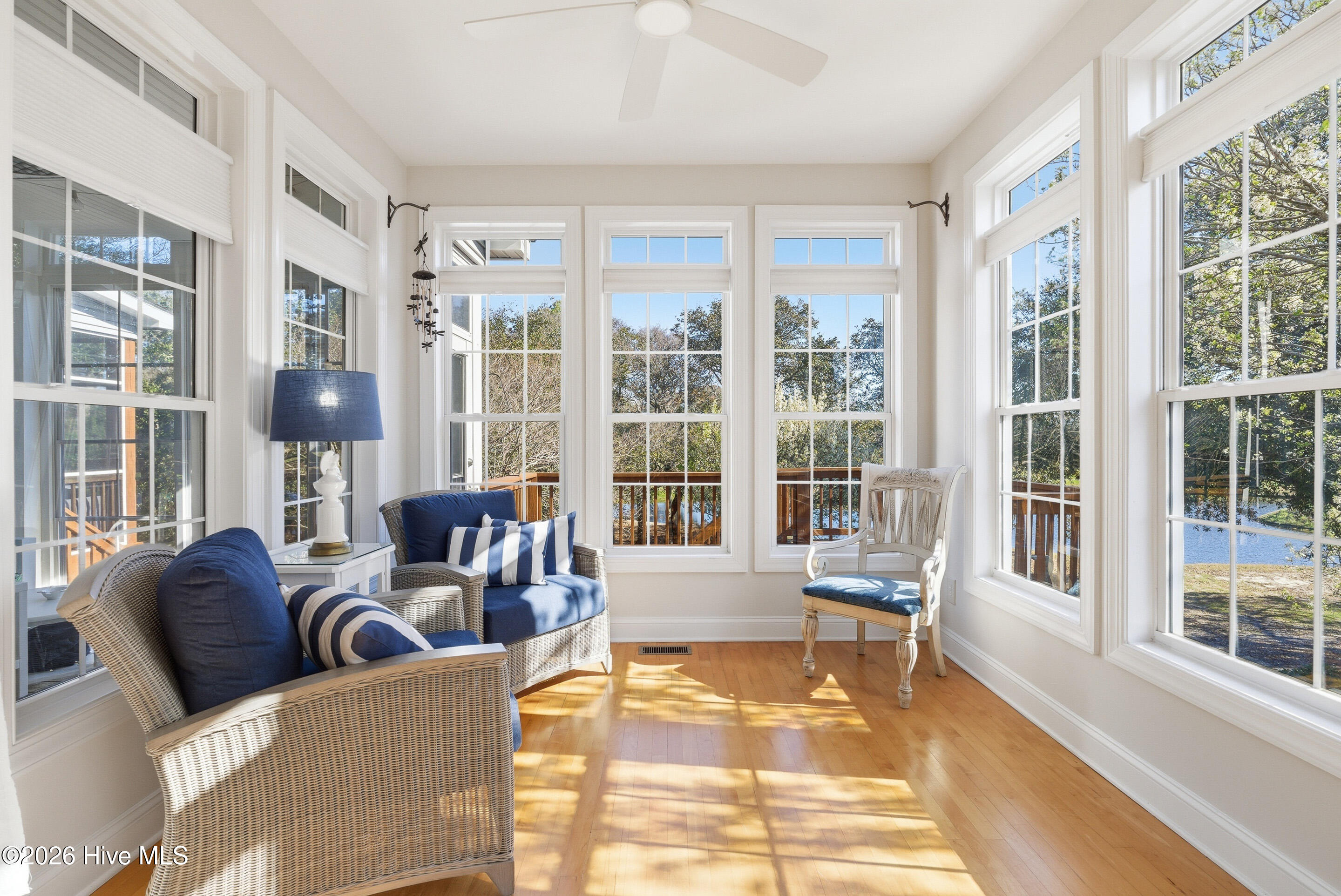 100561643 | Photo 21