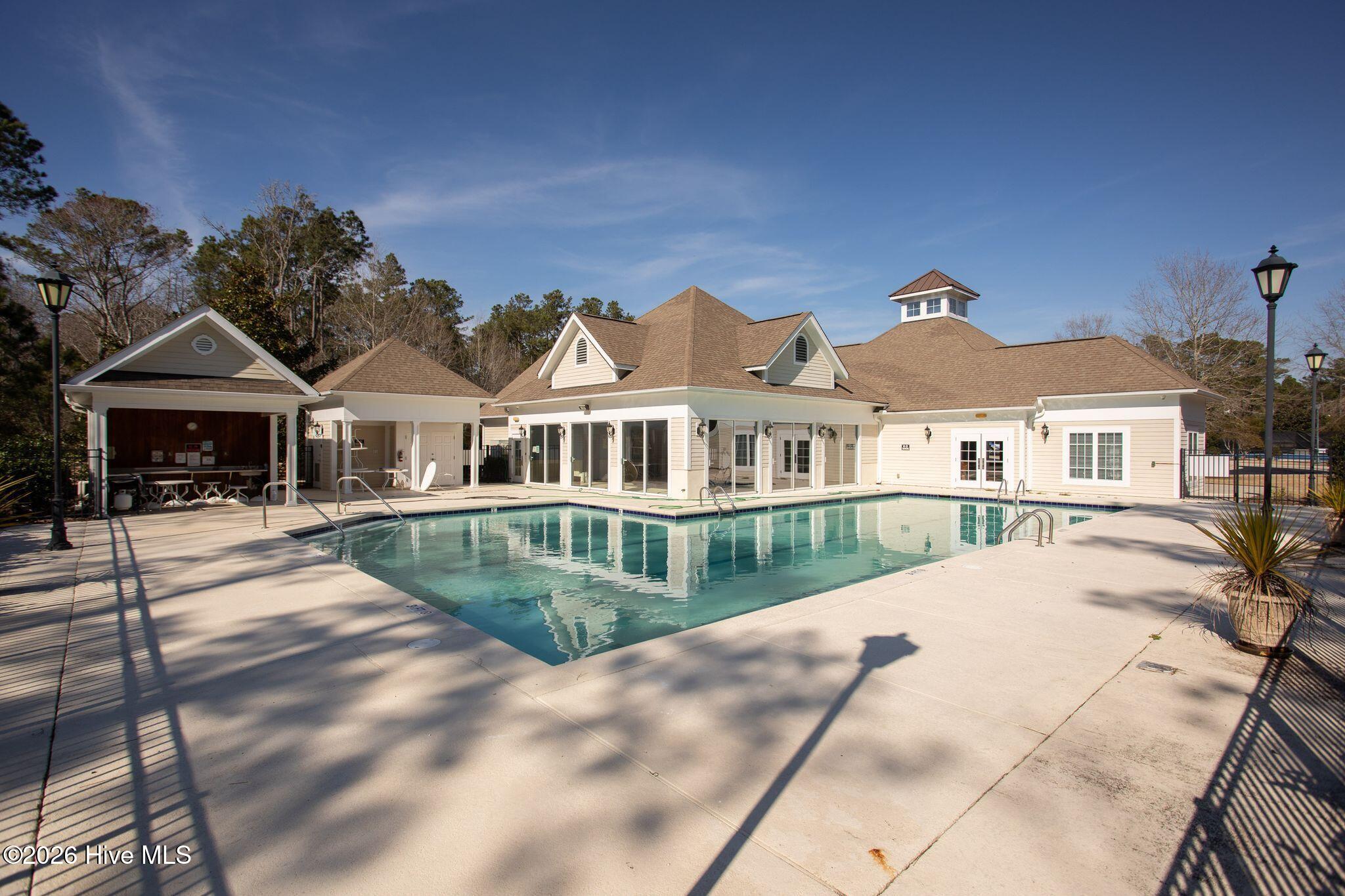 100560702 | Photo 92