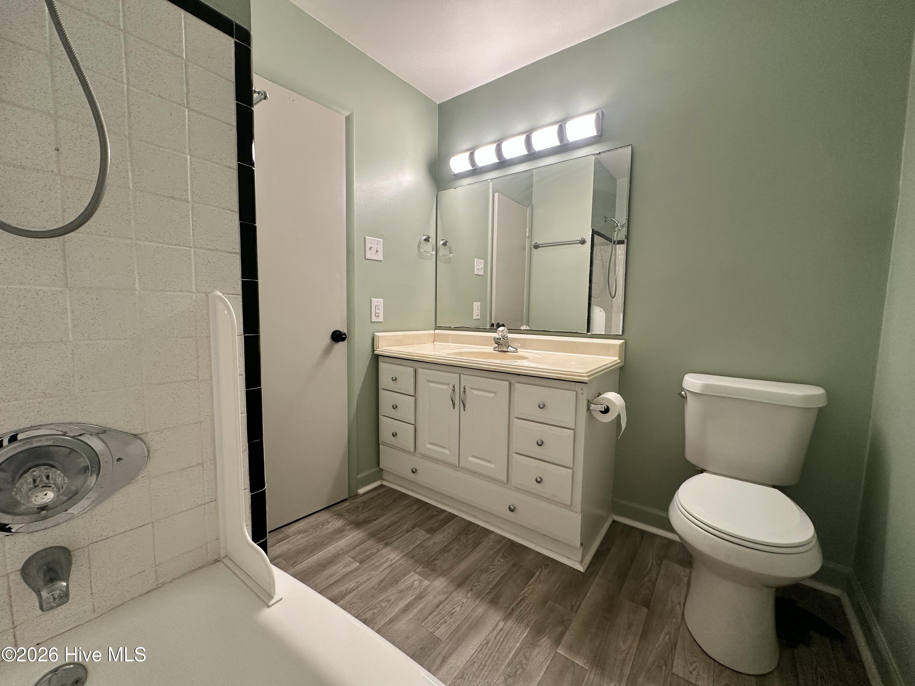 100553372 | Photo 14