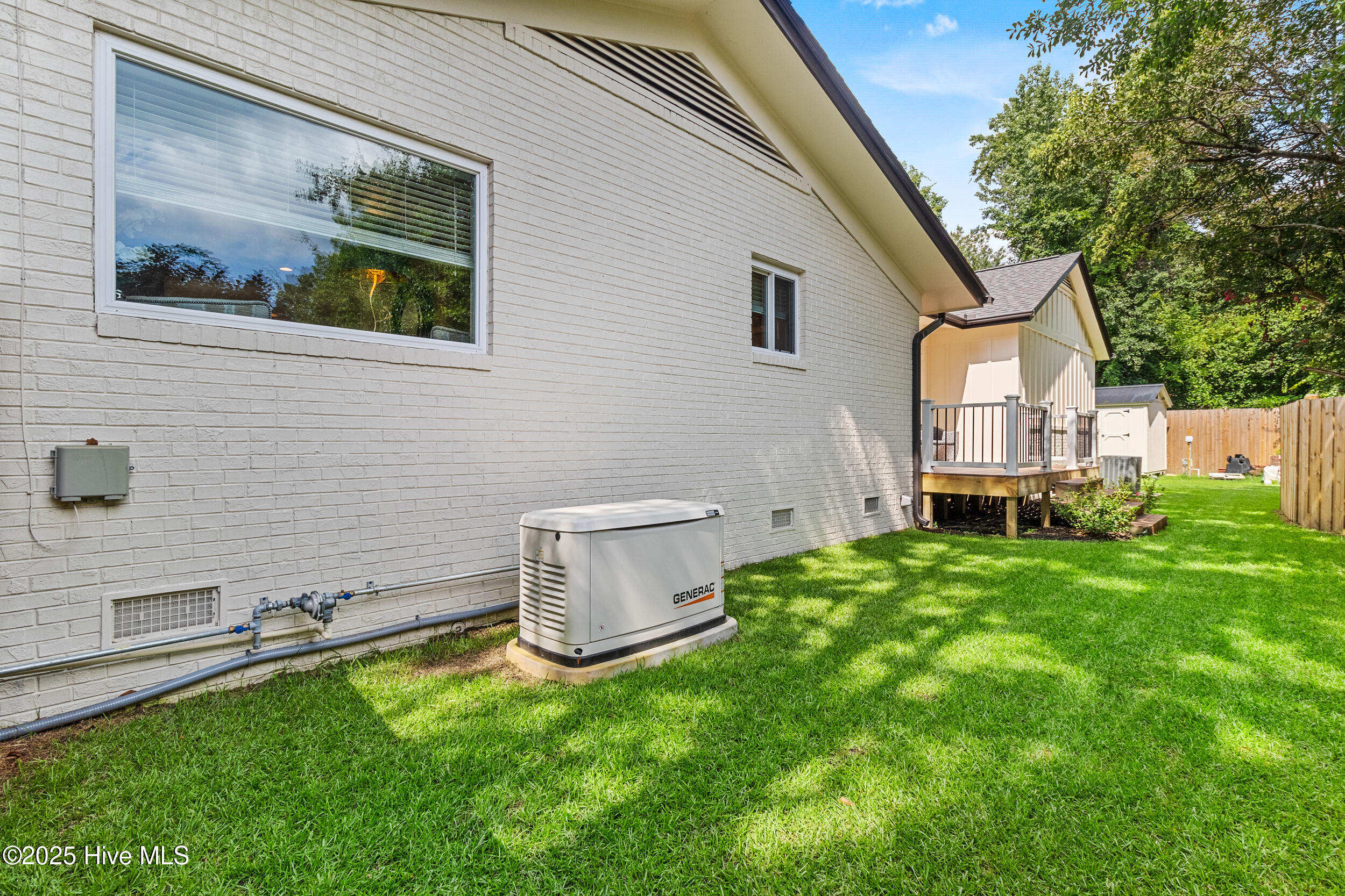 100561677 | Photo 55