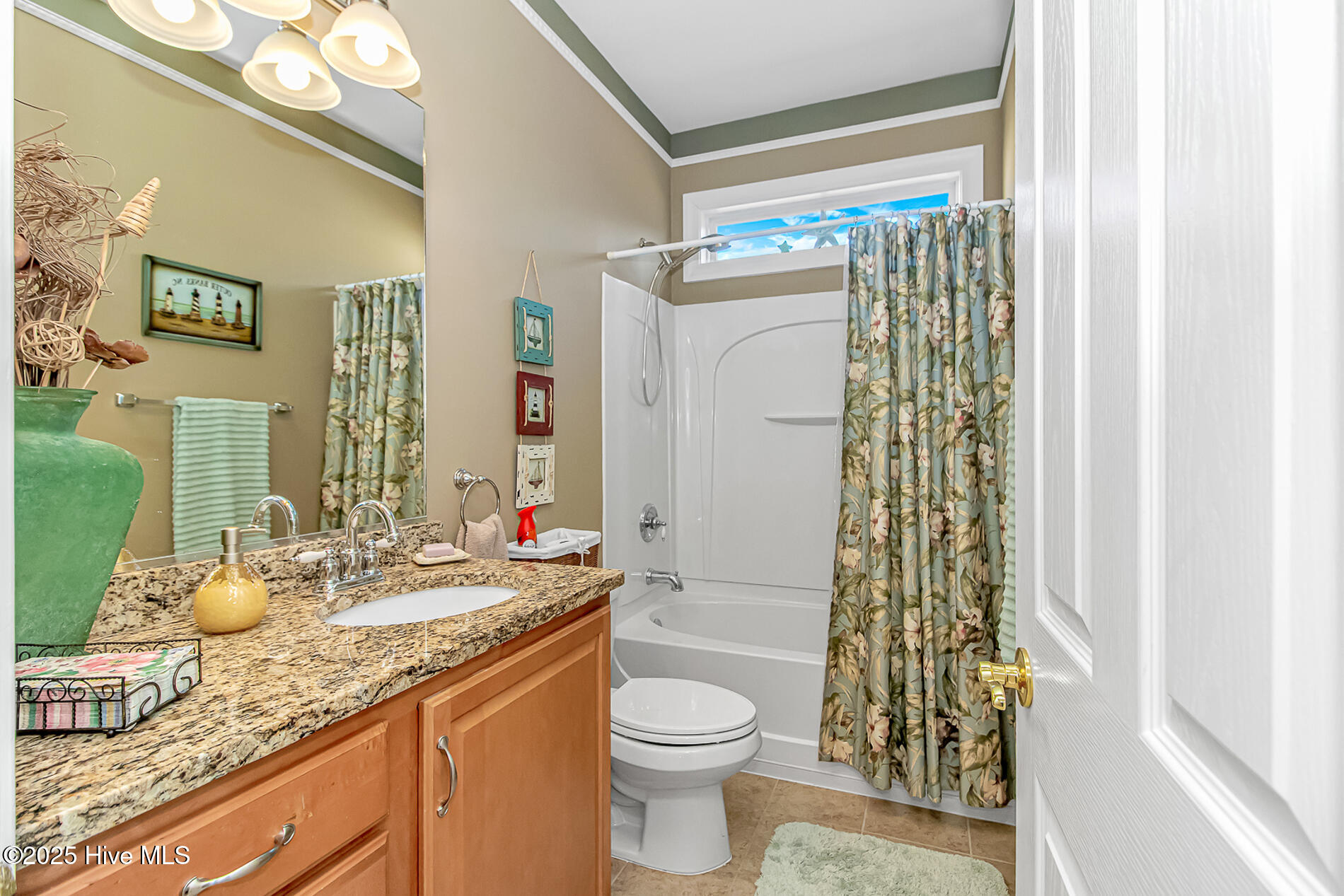 100545861 | Photo 20