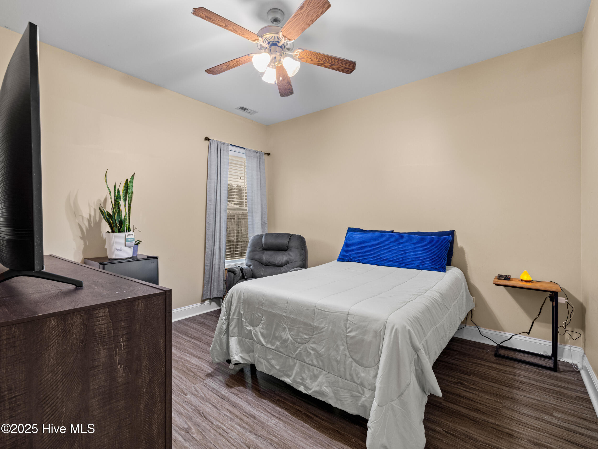 100543750 | Photo 26