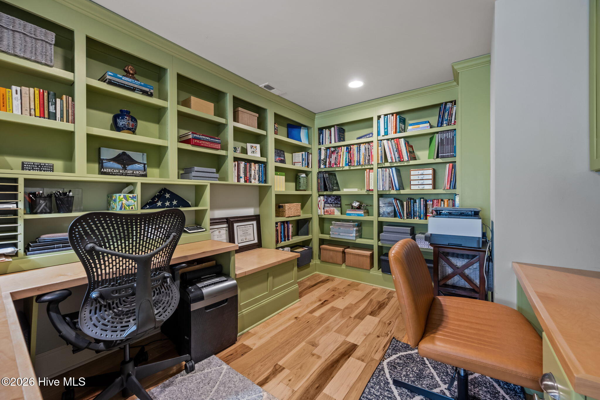 100554318 | Photo 43