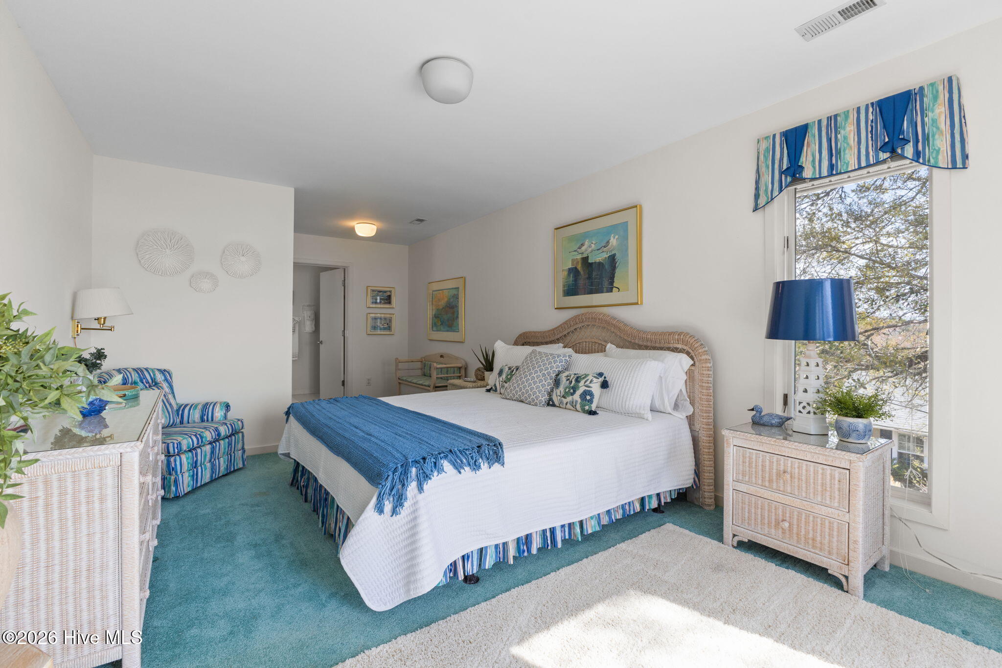 100564648 | Photo 41