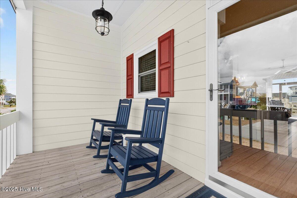 100532821 | Photo 14