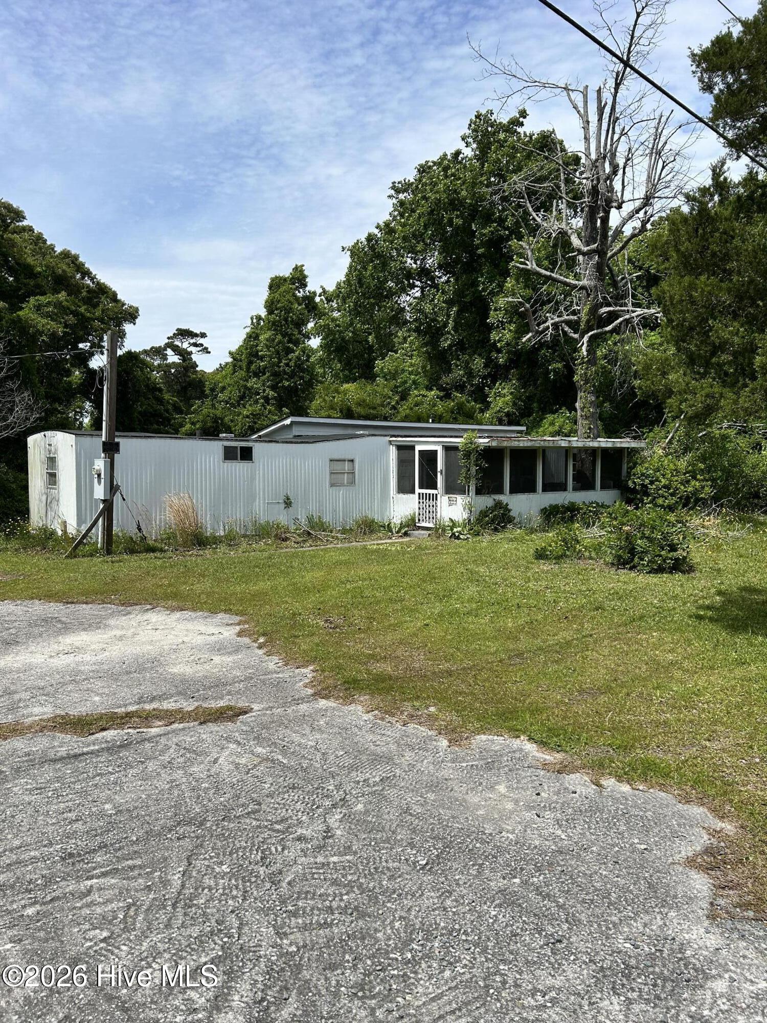 496 Queens Creek Road,Hubert