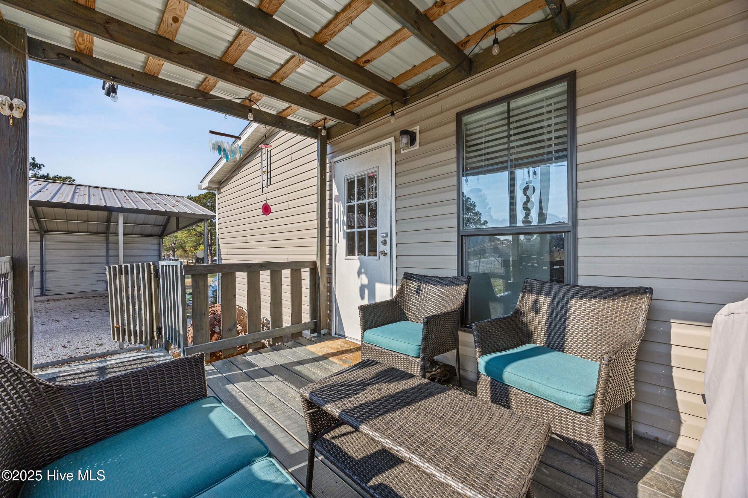 100542726 | Photo 35