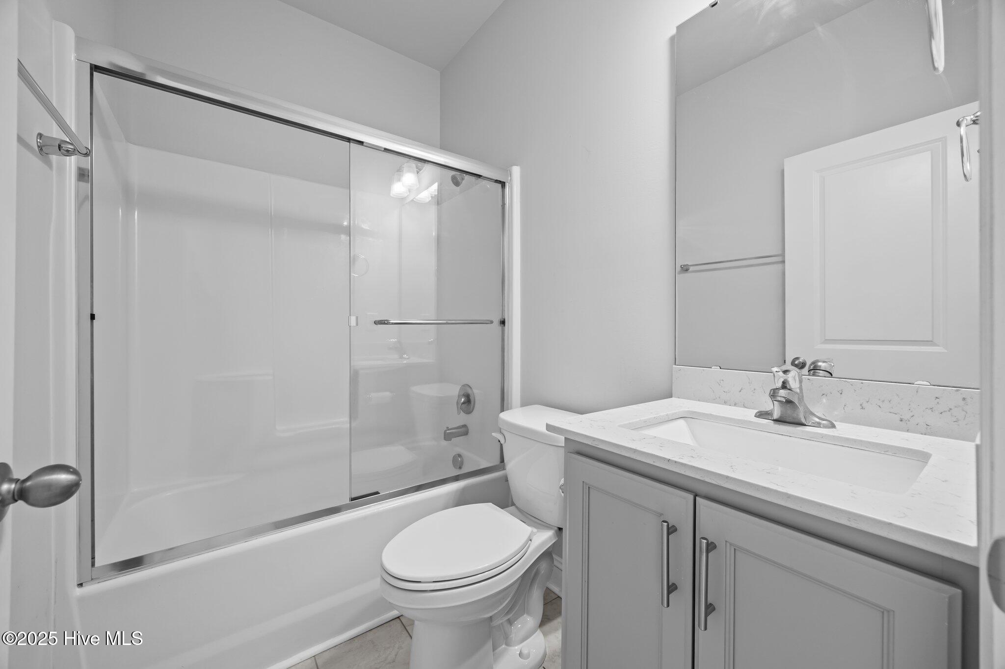 100503242 | Photo 23