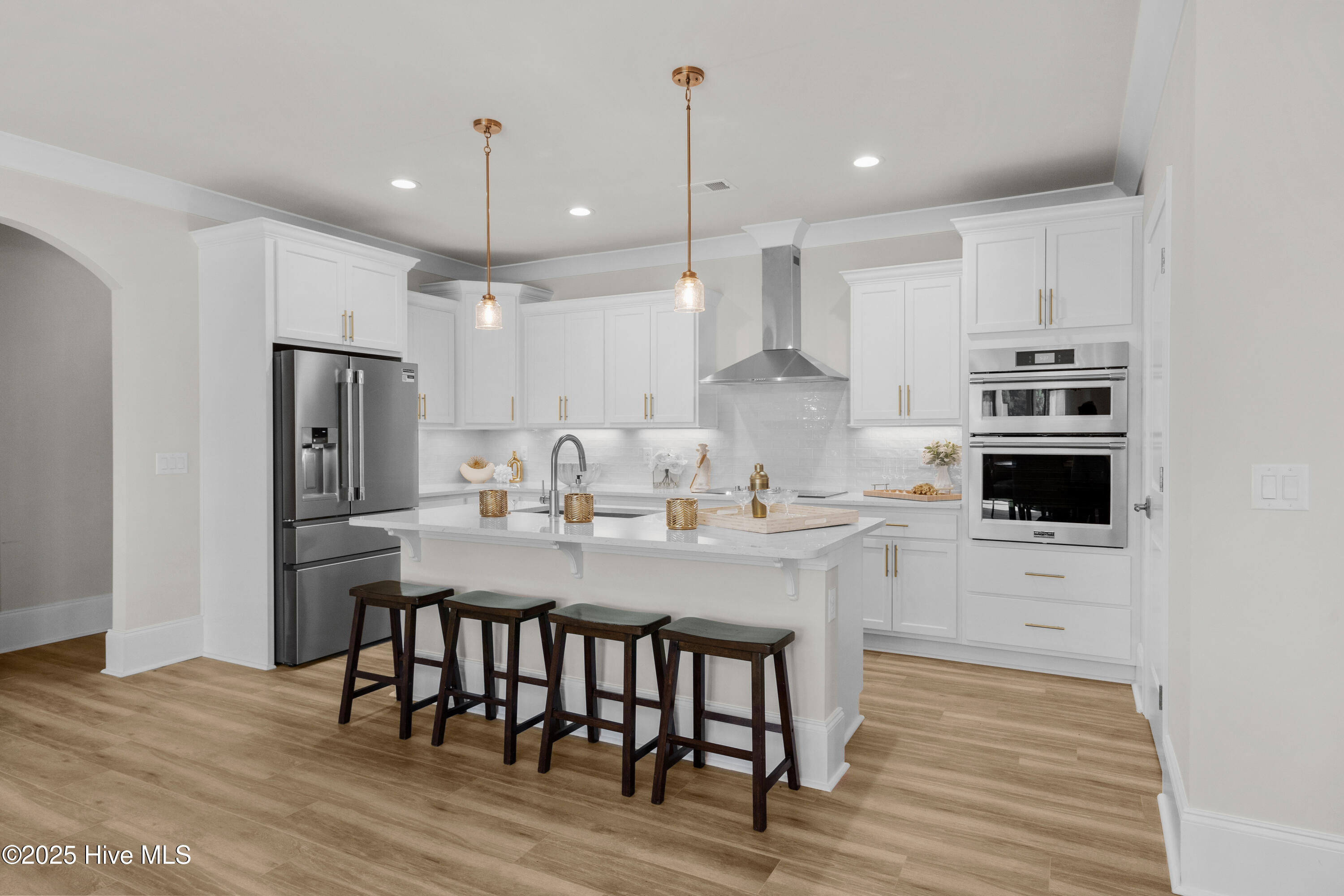 100496810 | Photo 18