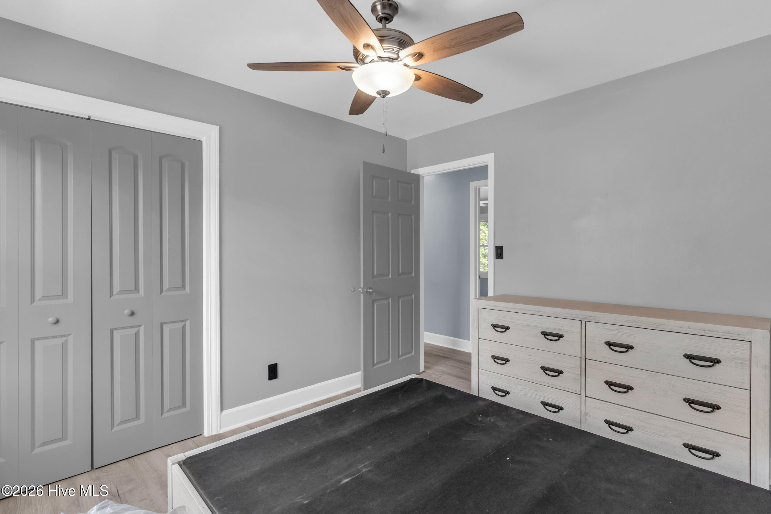 100548646 | Photo 30