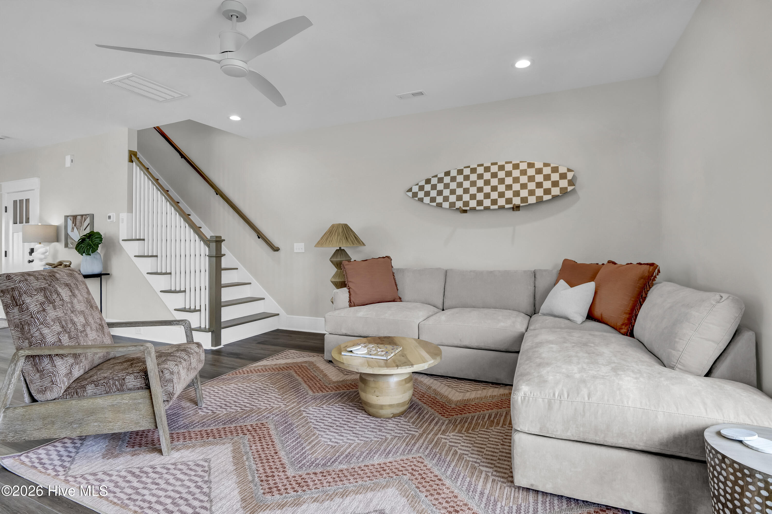 100567892 | Photo 26